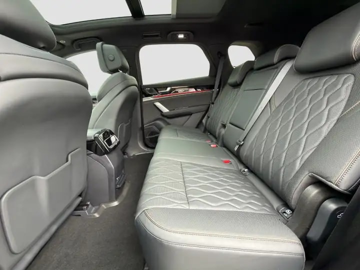 BYD Tang Flagship 4 x 4 / 7-Sitzer-image-25