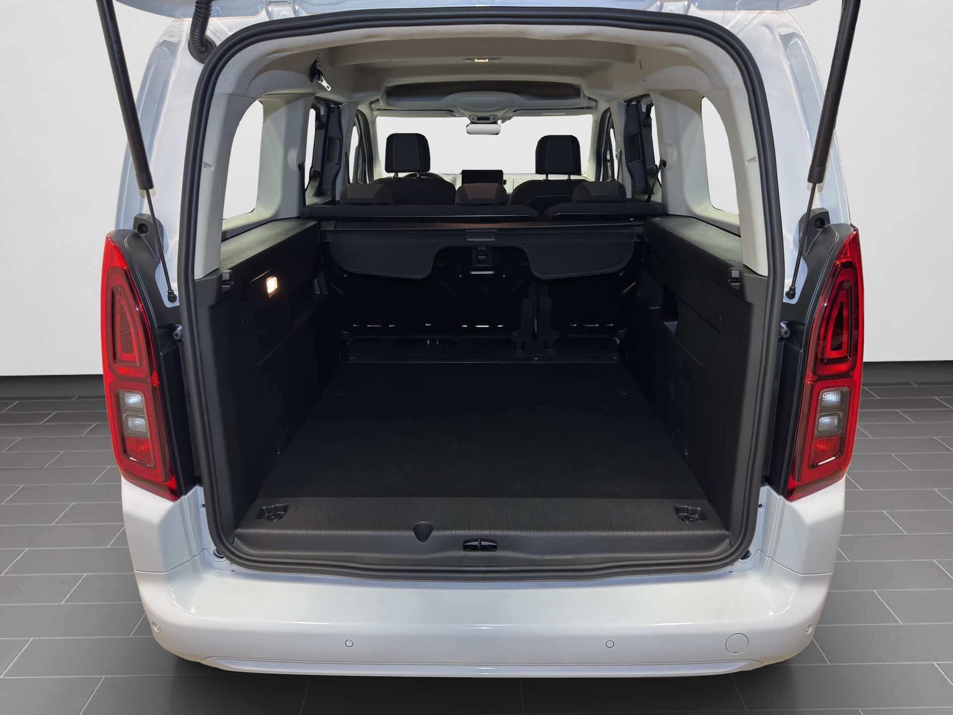 OPEL Combo Life 1.2 Edition-image-12
