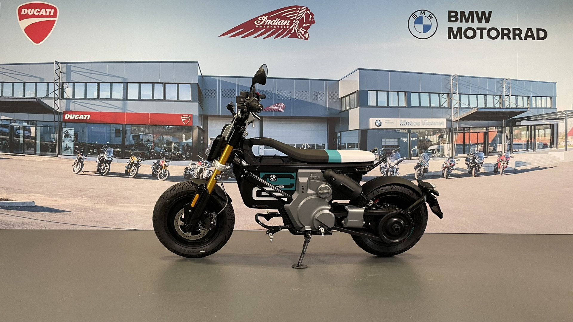 BMW CE 02 Highline Leasing dès 2.9% prime jusqu'au 30.06.2026-showroom-element-3