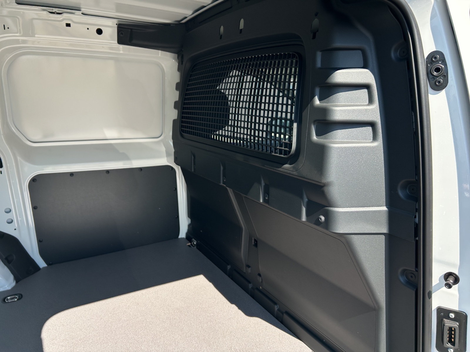 VW Caddy Cargo 2.0TDI Maxi DSG-image-15