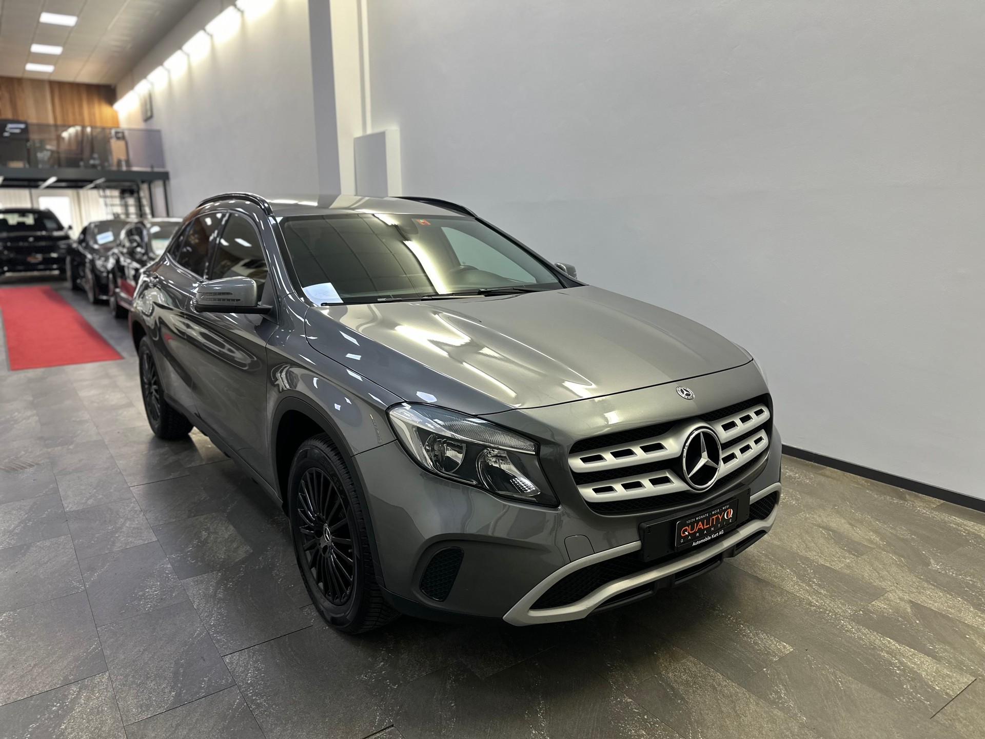 MERCEDES-BENZ GLA 180 d 7G-DCT-image-9
