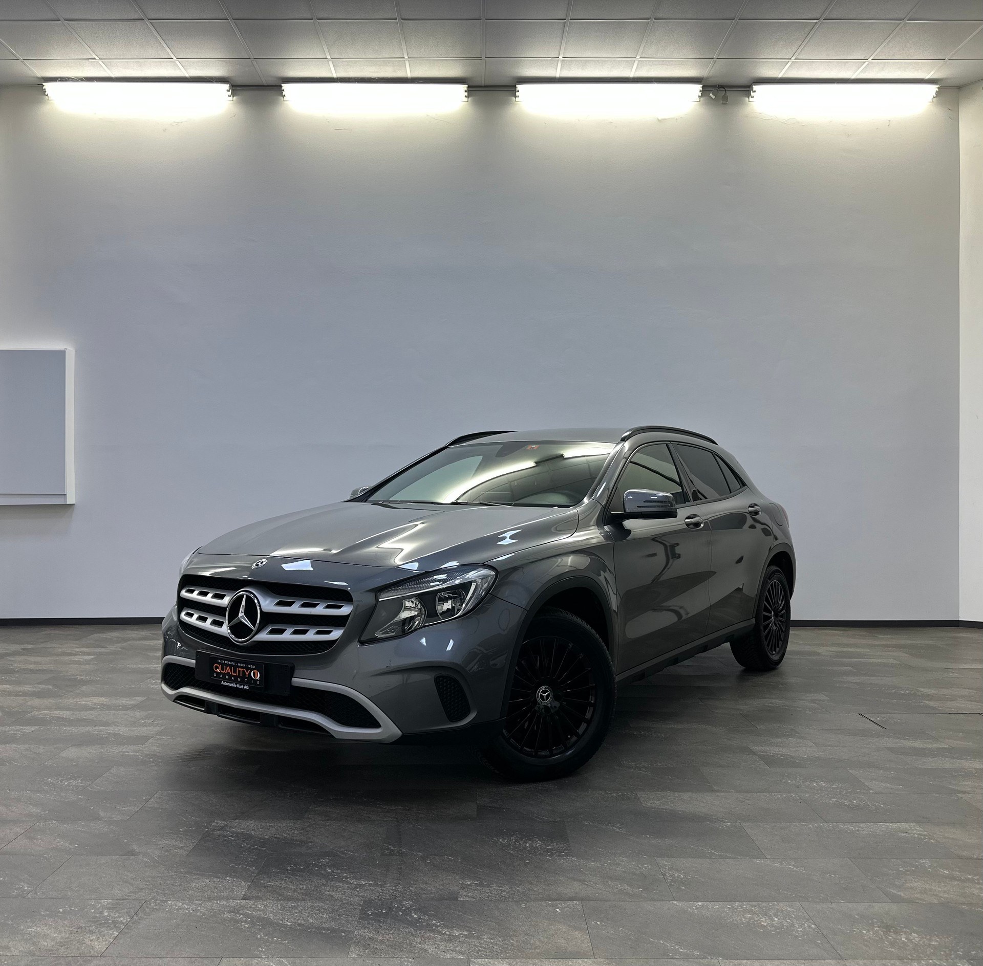 MERCEDES-BENZ GLA 180 d 7G-DCT-image-0