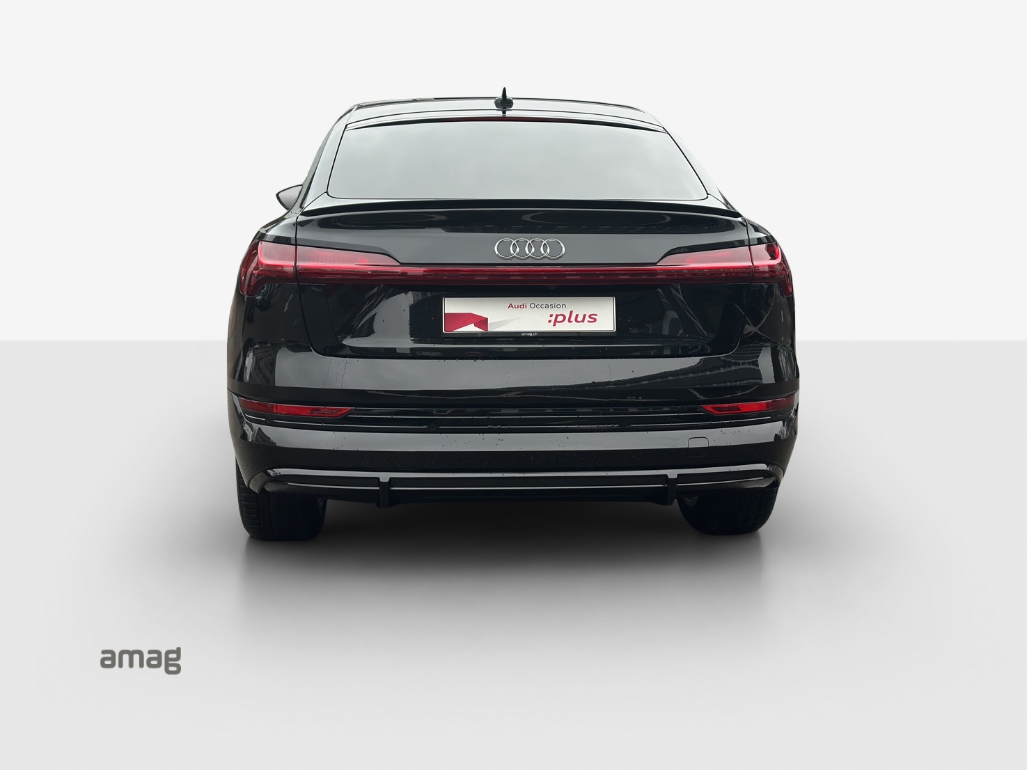 AUDI e-tron 55 Sportback S Line quattro-image-4