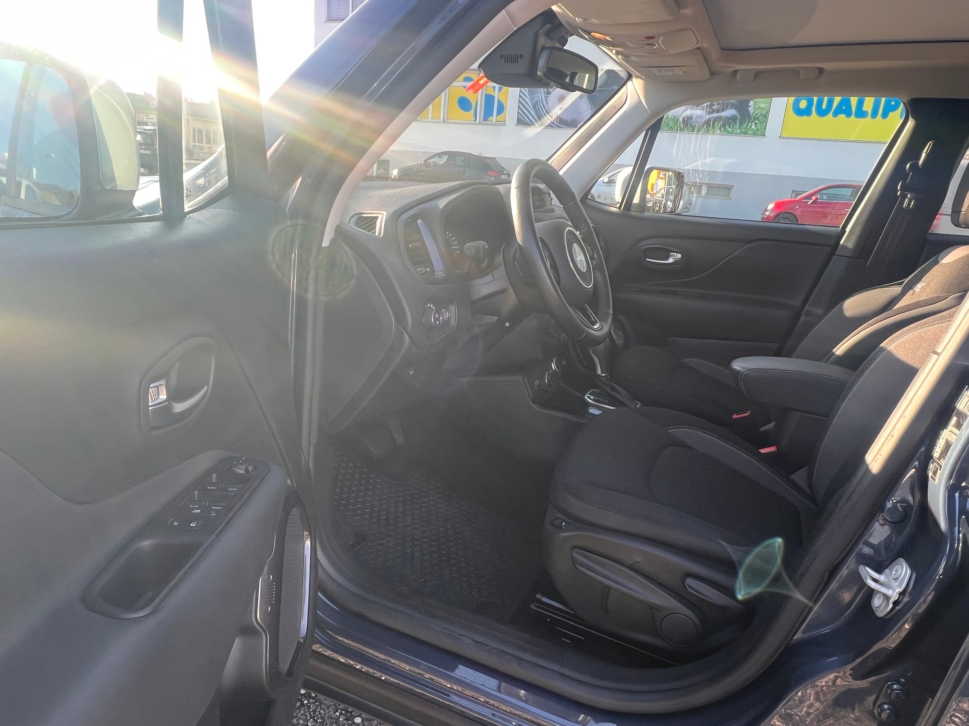 JEEP Renegade 1.3 T PHEV Limited Plus Sky AWD-image-8