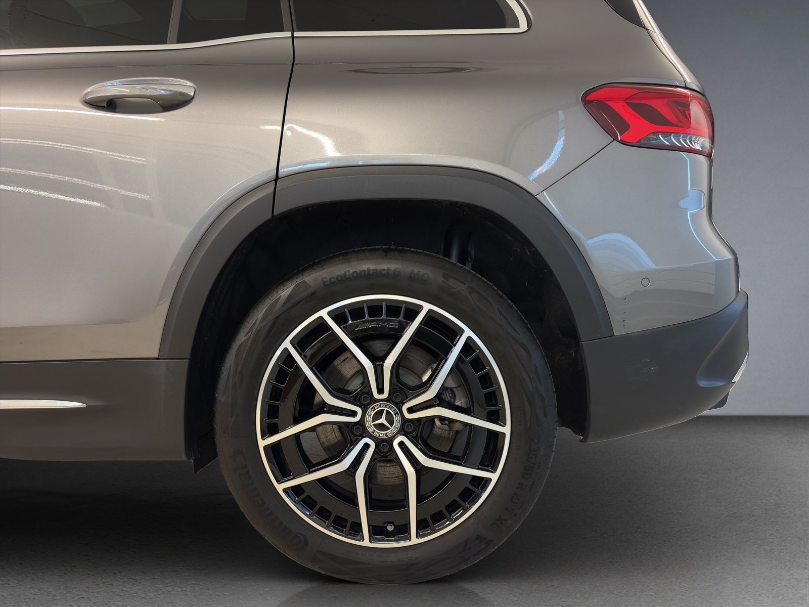 MERCEDES-BENZ EQB 350 AMG Line 4Matic-image-5