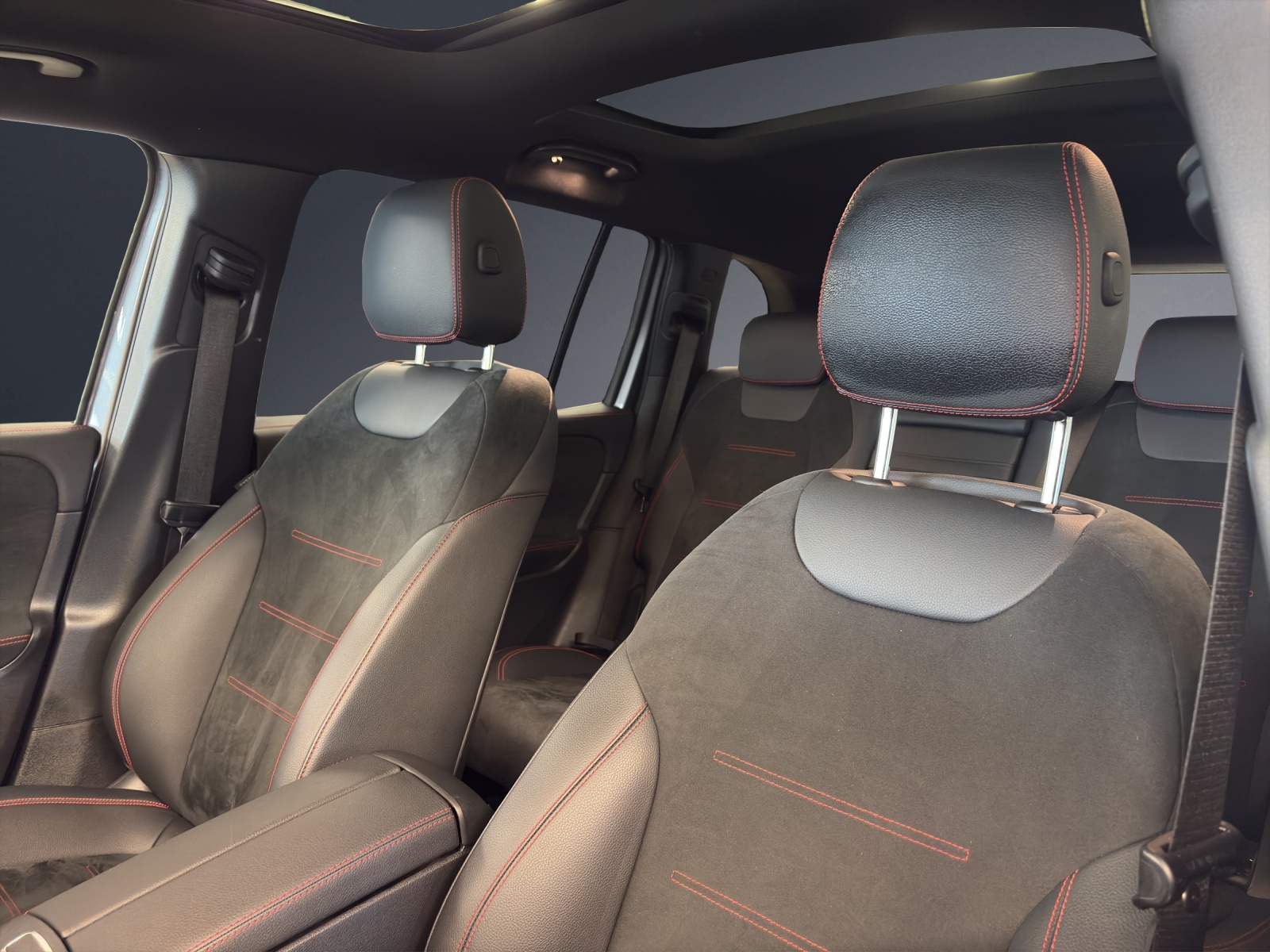 MERCEDES-BENZ EQB 350 AMG Line 4Matic-image-8
