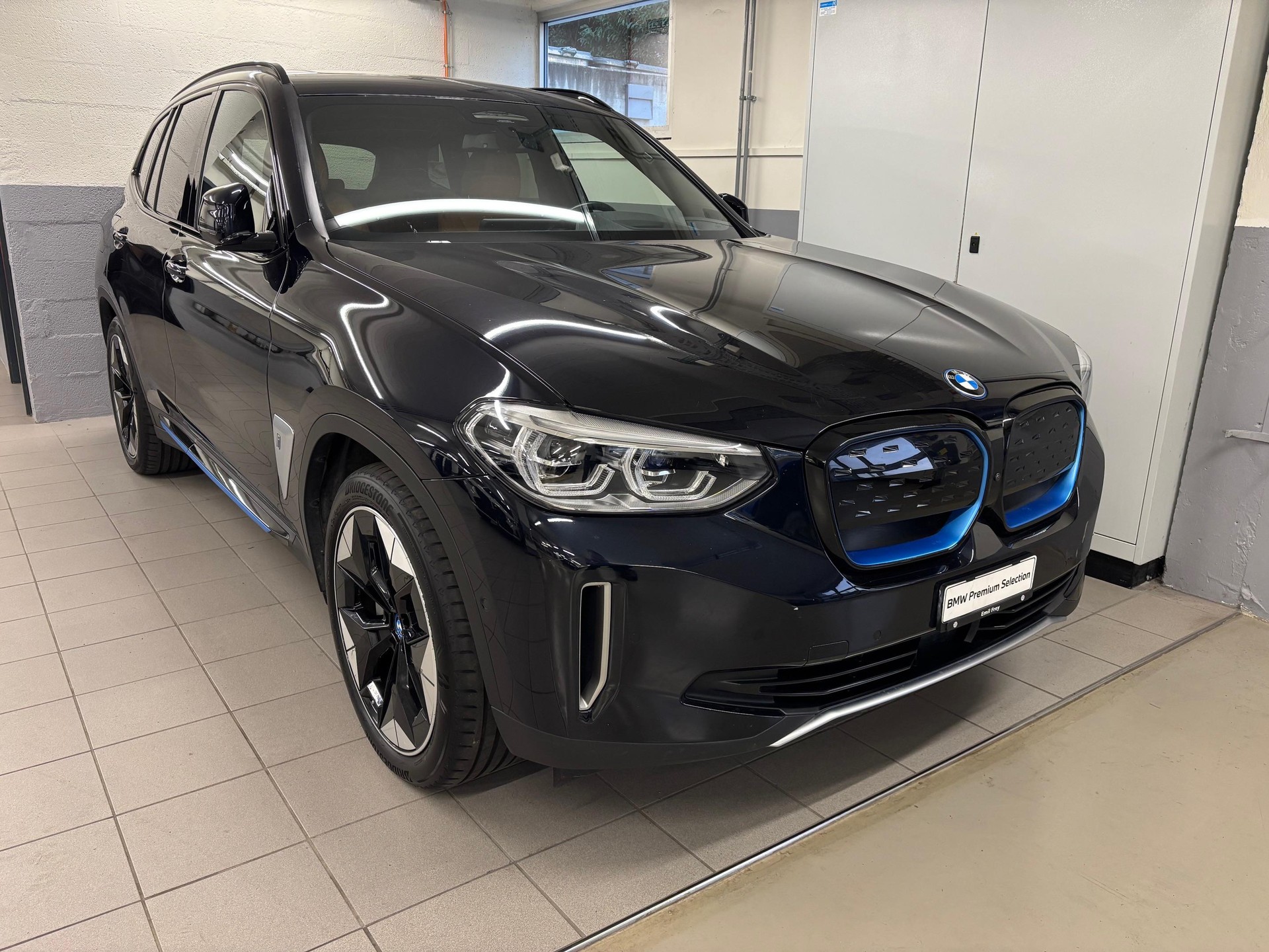 BMW iX3 E-Motor-image-0