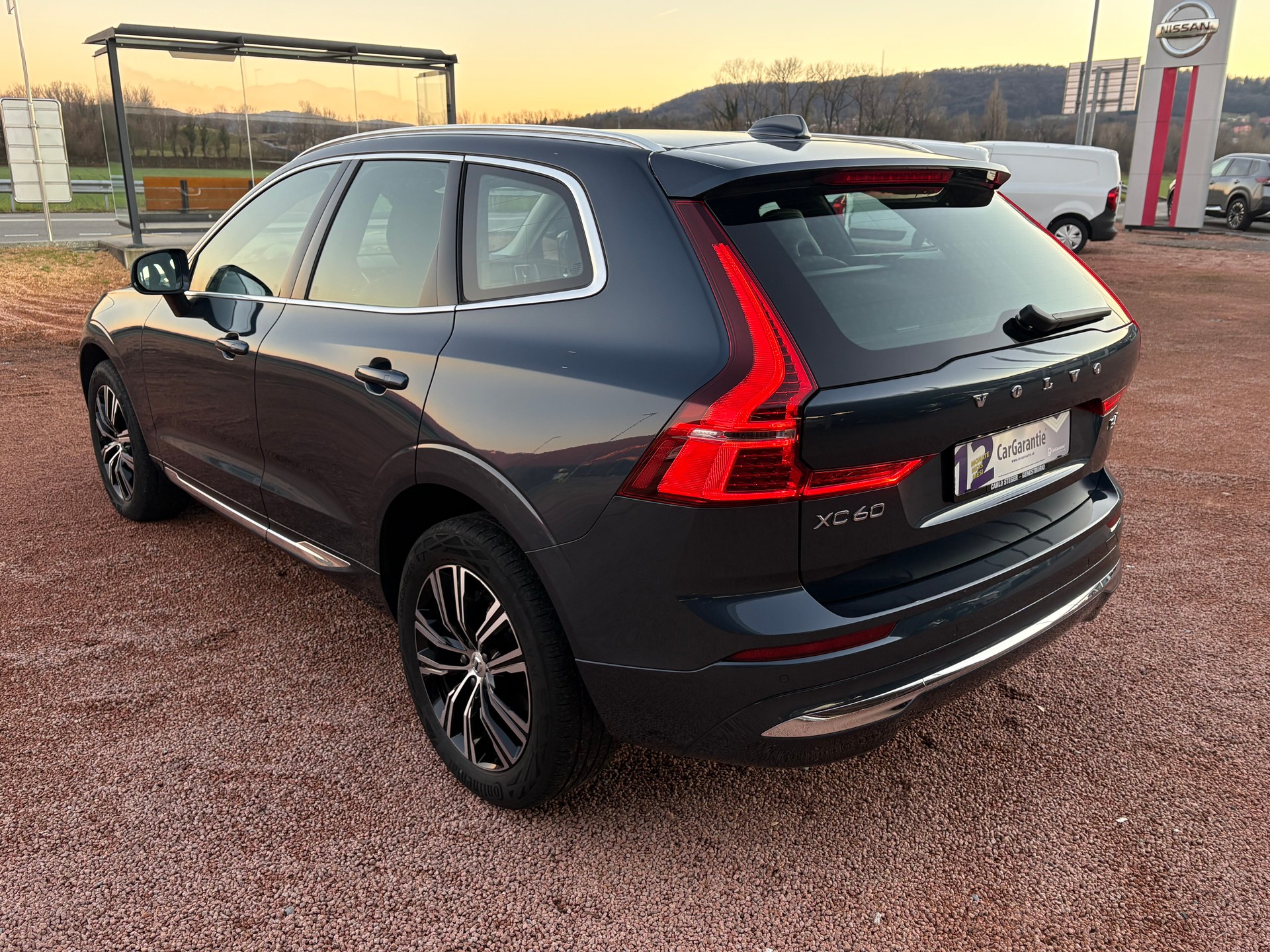 VOLVO XC60 B4 Diesel Mild Hybrid AWD Plus Bright Geartronic-image-4