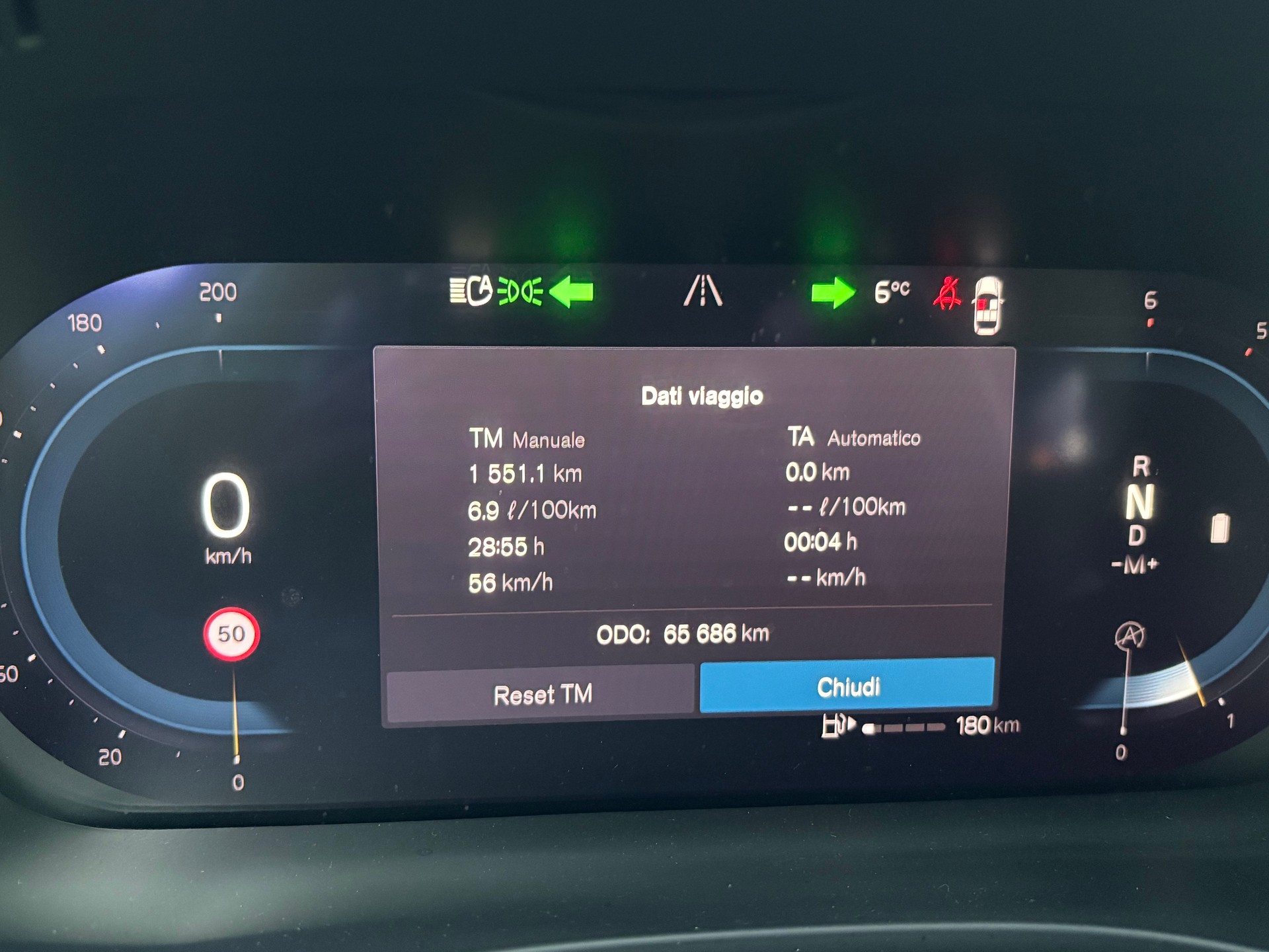 VOLVO XC60 B4 Diesel Mild Hybrid AWD Plus Bright Geartronic-image-11