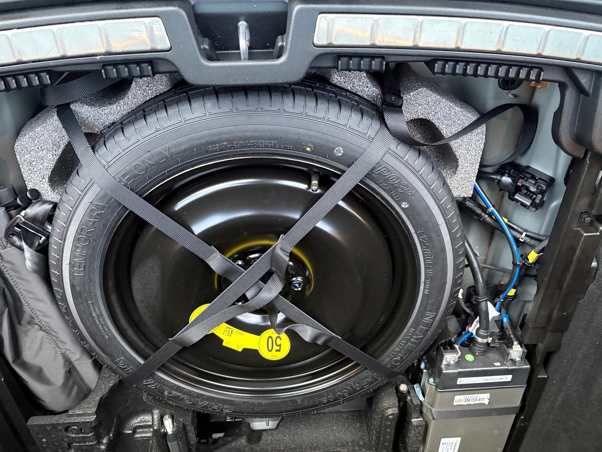 VOLVO XC60 B4 Diesel Mild Hybrid AWD Plus Bright Geartronic-image-16