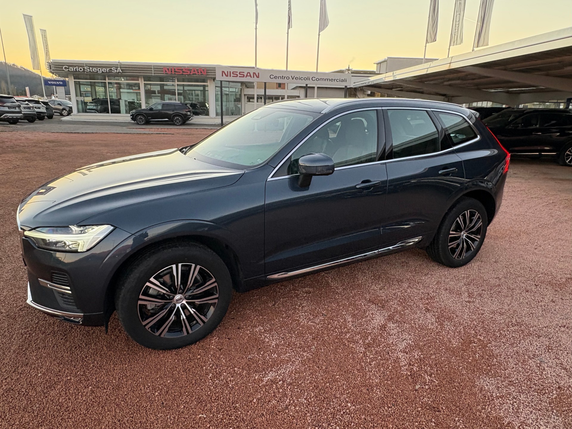 VOLVO XC60 B4 Diesel Mild Hybrid AWD Plus Bright Geartronic-image-0
