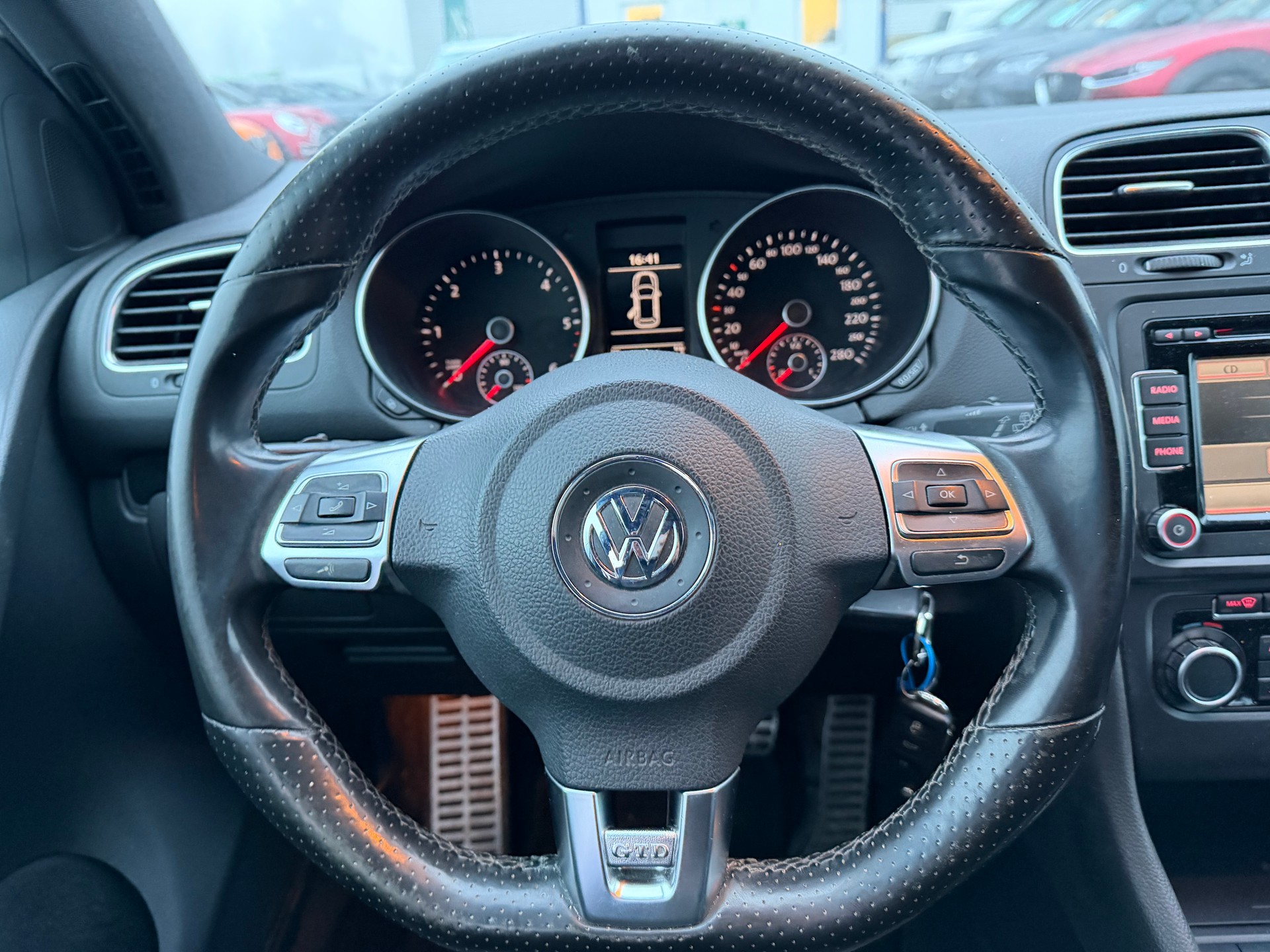 VW Golf 2.0 TDI GT ***MFK 05.01.2026***-image-11