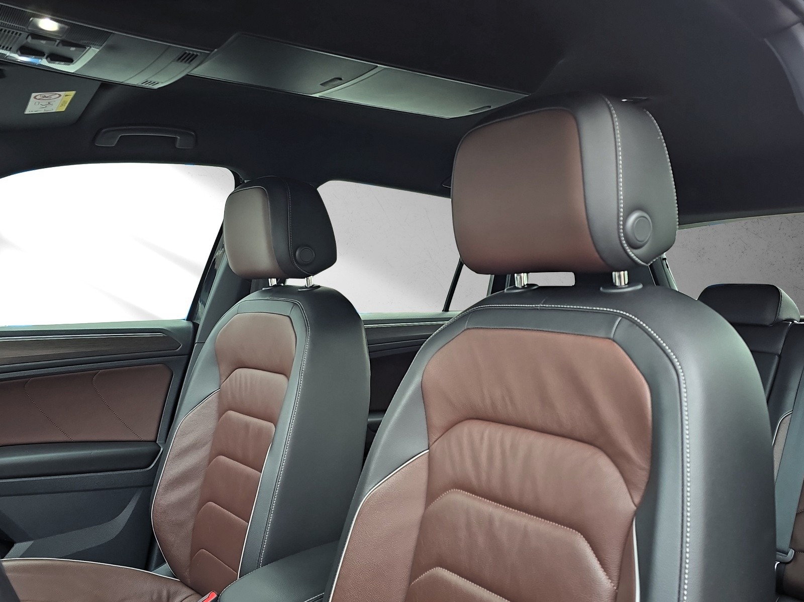 VW Tiguan 2.0 TDI SCR Elegance 4Motion DSG mit AHK-image-11