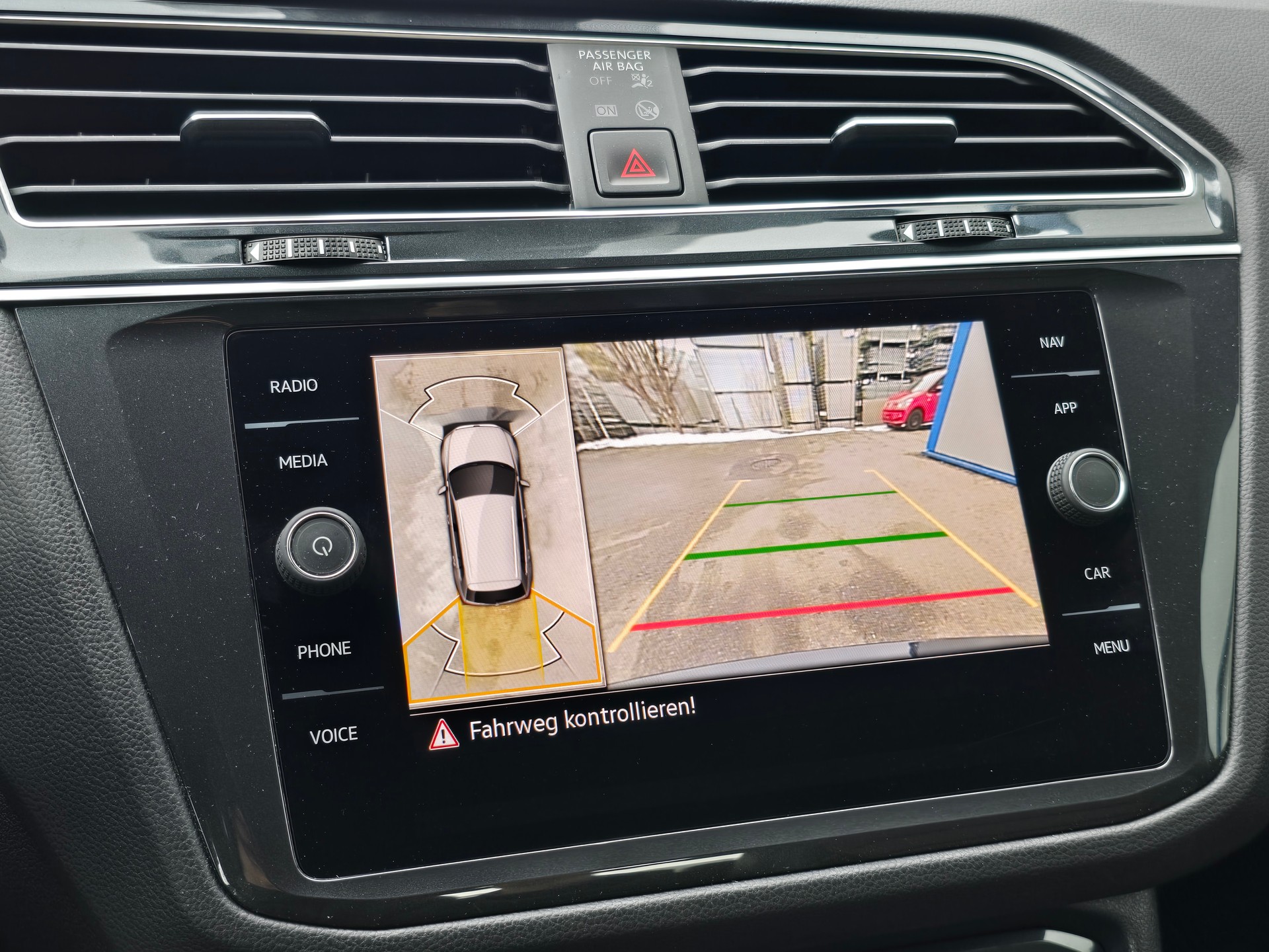 VW Tiguan 2.0 TDI SCR Elegance 4Motion DSG mit AHK-image-20