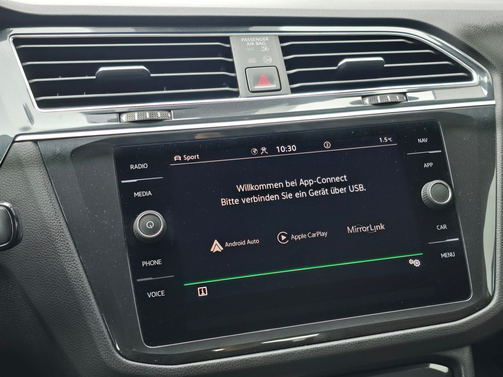 VW Tiguan 2.0 TDI SCR Elegance 4Motion DSG mit AHK-image-25