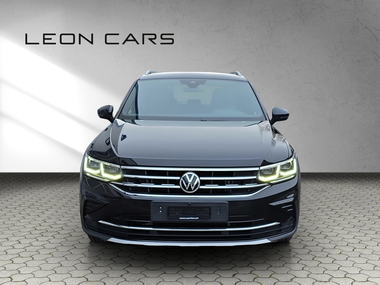 VW Tiguan 2.0 TDI SCR Elegance 4Motion DSG mit AHK-image-1