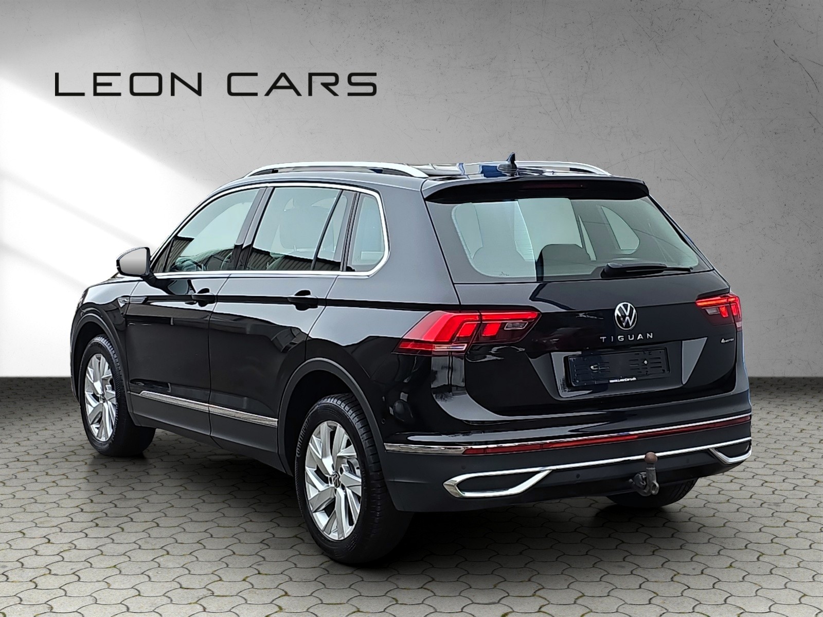 VW Tiguan 2.0 TDI SCR Elegance 4Motion DSG mit AHK-image-2