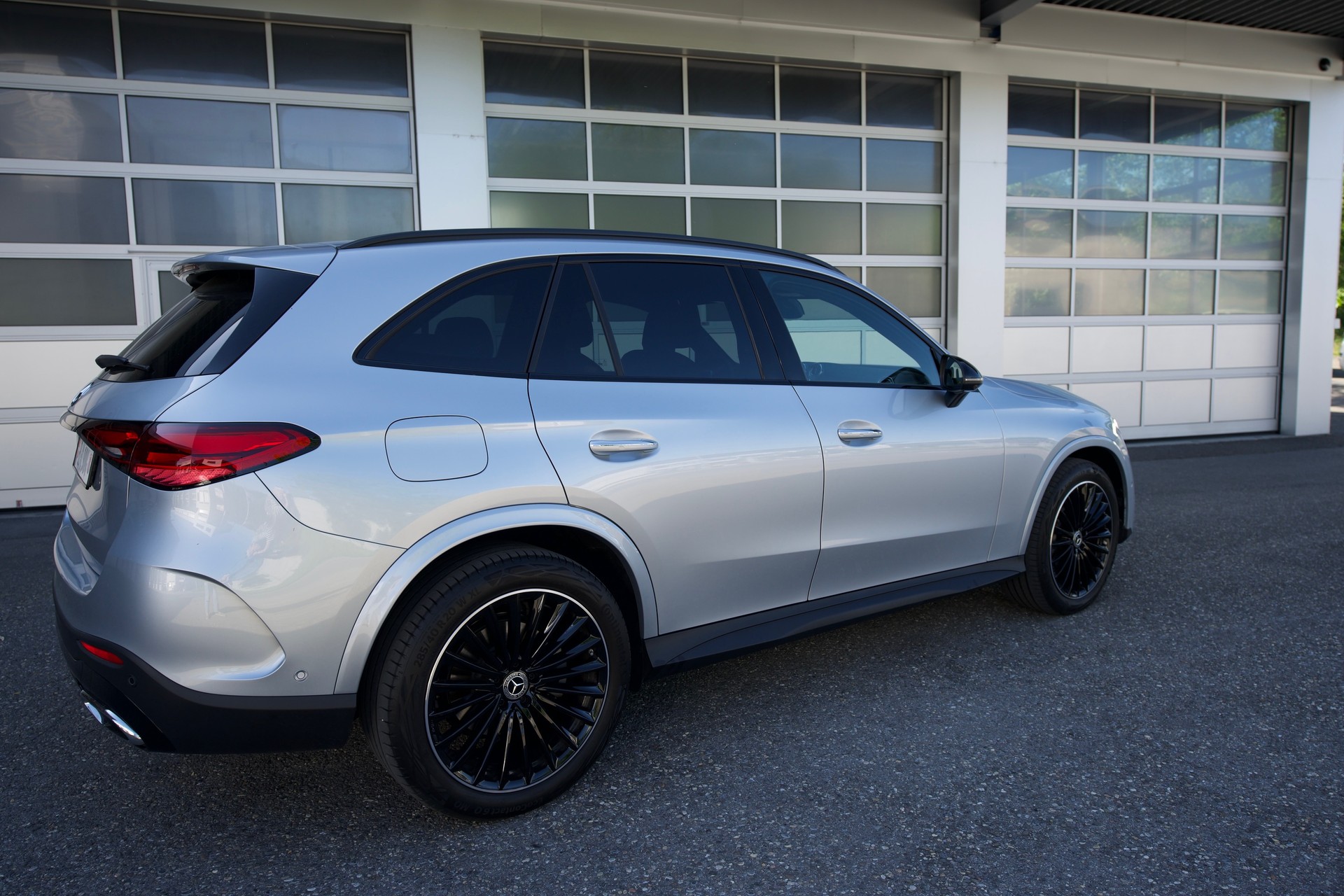 MERCEDES-BENZ GLC 300 d 4Matic AMG Line 9G-Tronic-image-3