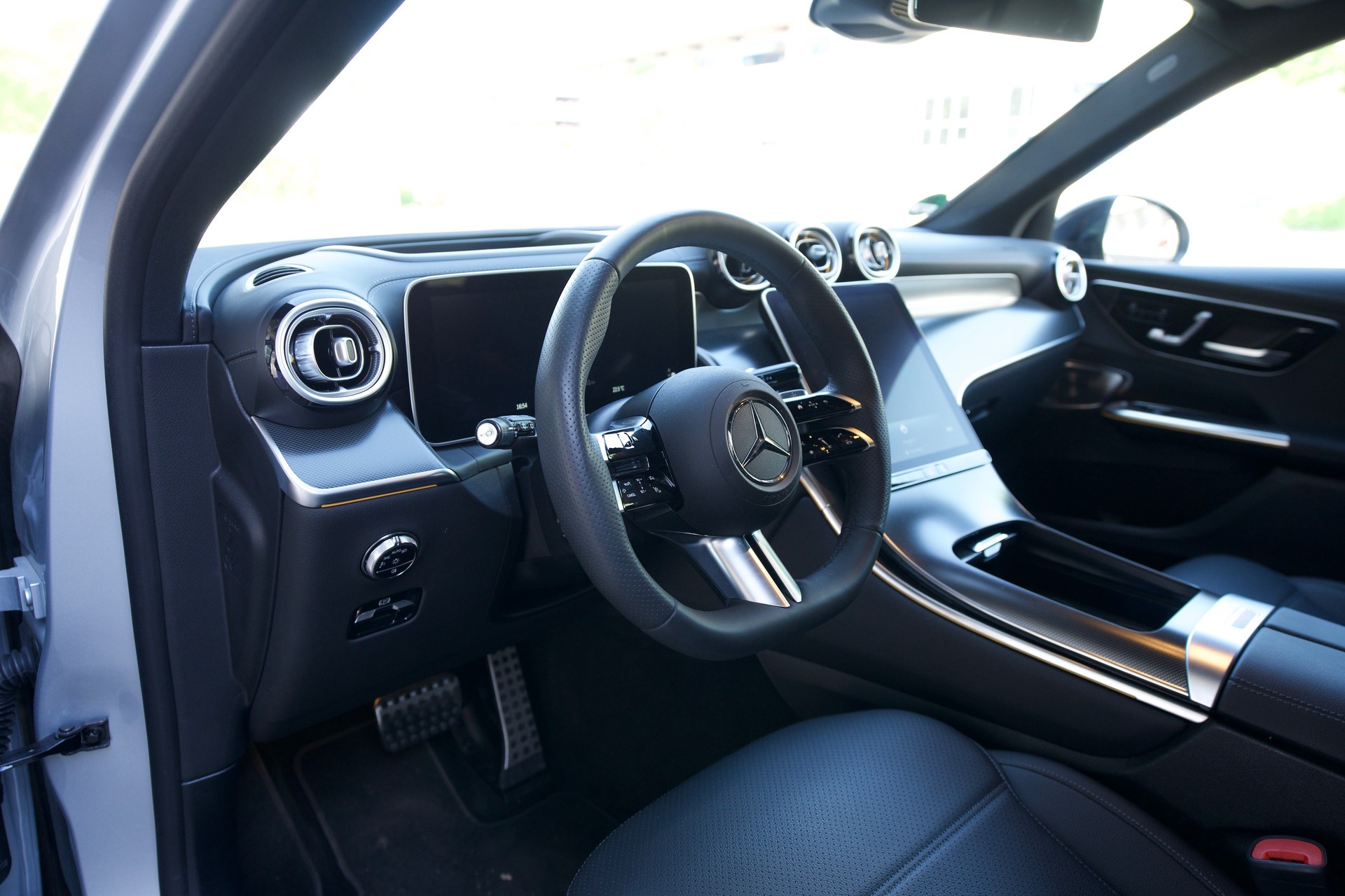 MERCEDES-BENZ GLC 300 d 4Matic AMG Line 9G-Tronic-image-2