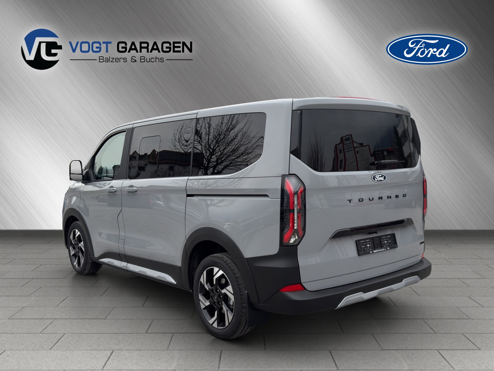 FORD Tourneo Custom 320 L1 2.0 EcoBlue AWD Active-showroom-element-3