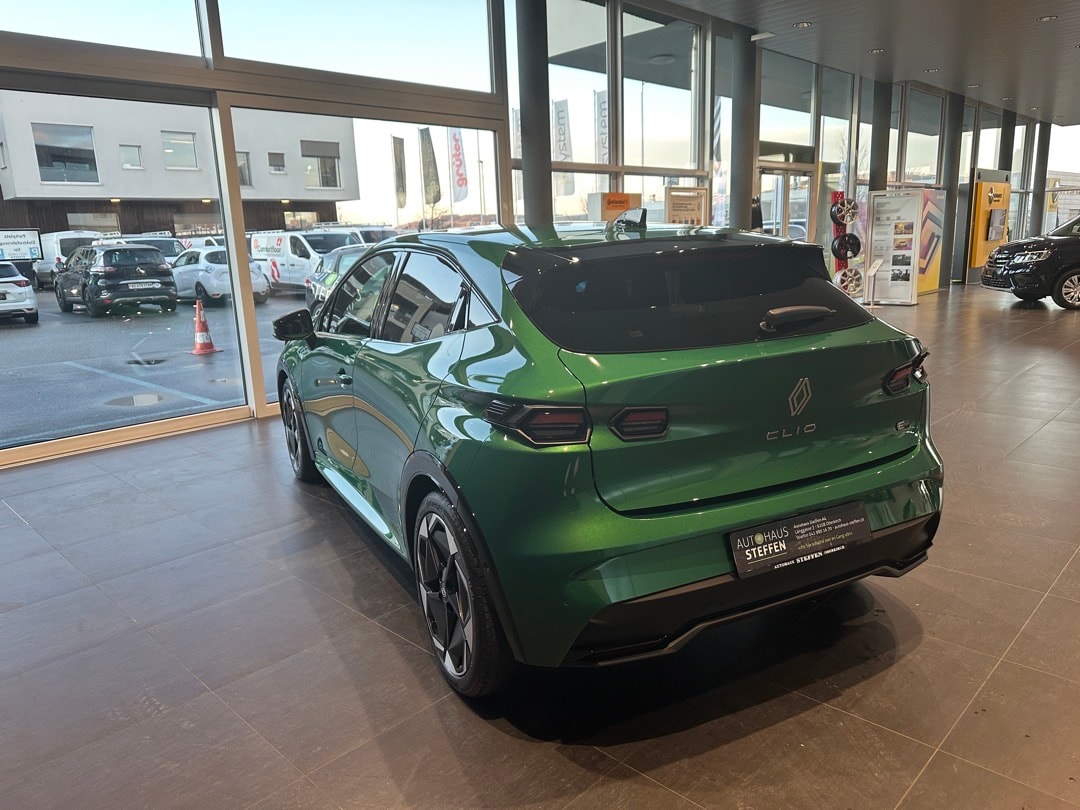 RENAULT Clio 1.8 E-Tech Techno-image-4