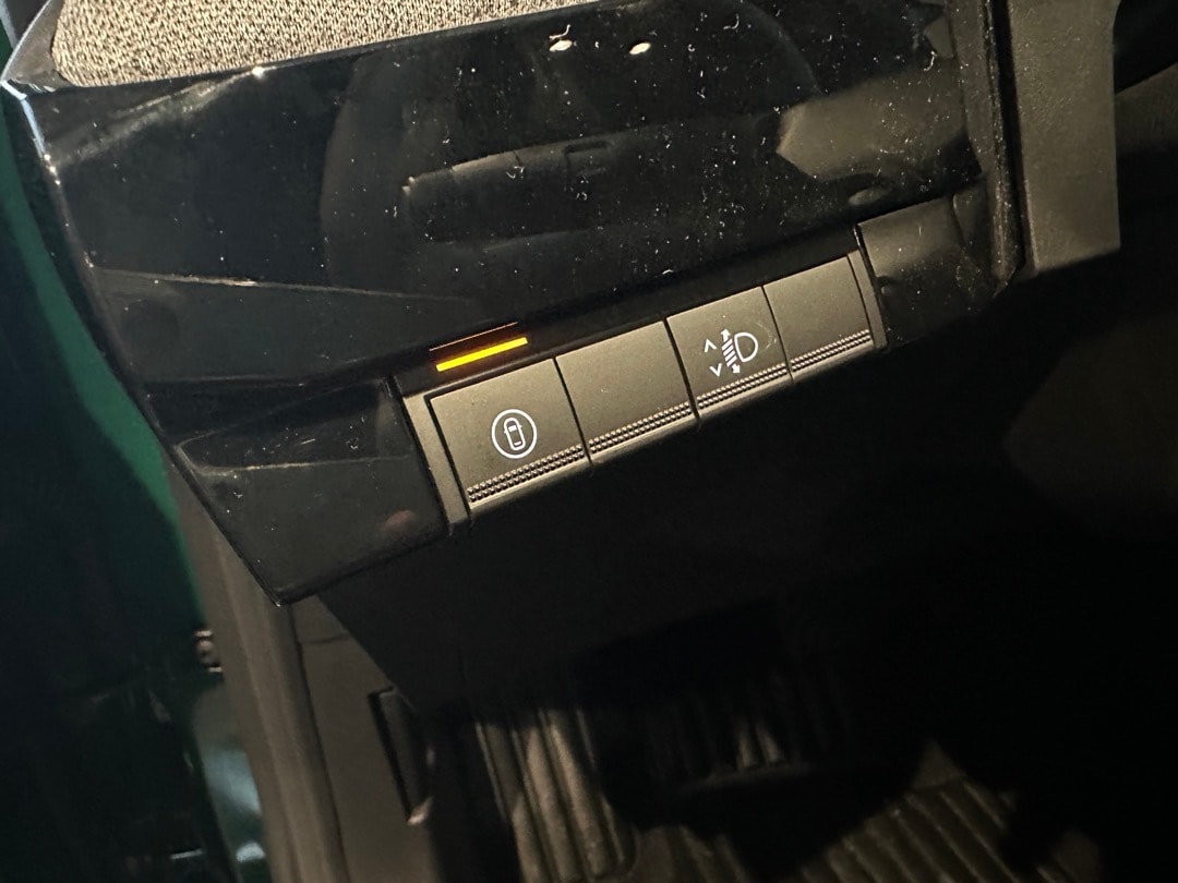 RENAULT Clio 1.8 E-Tech Techno-image-14