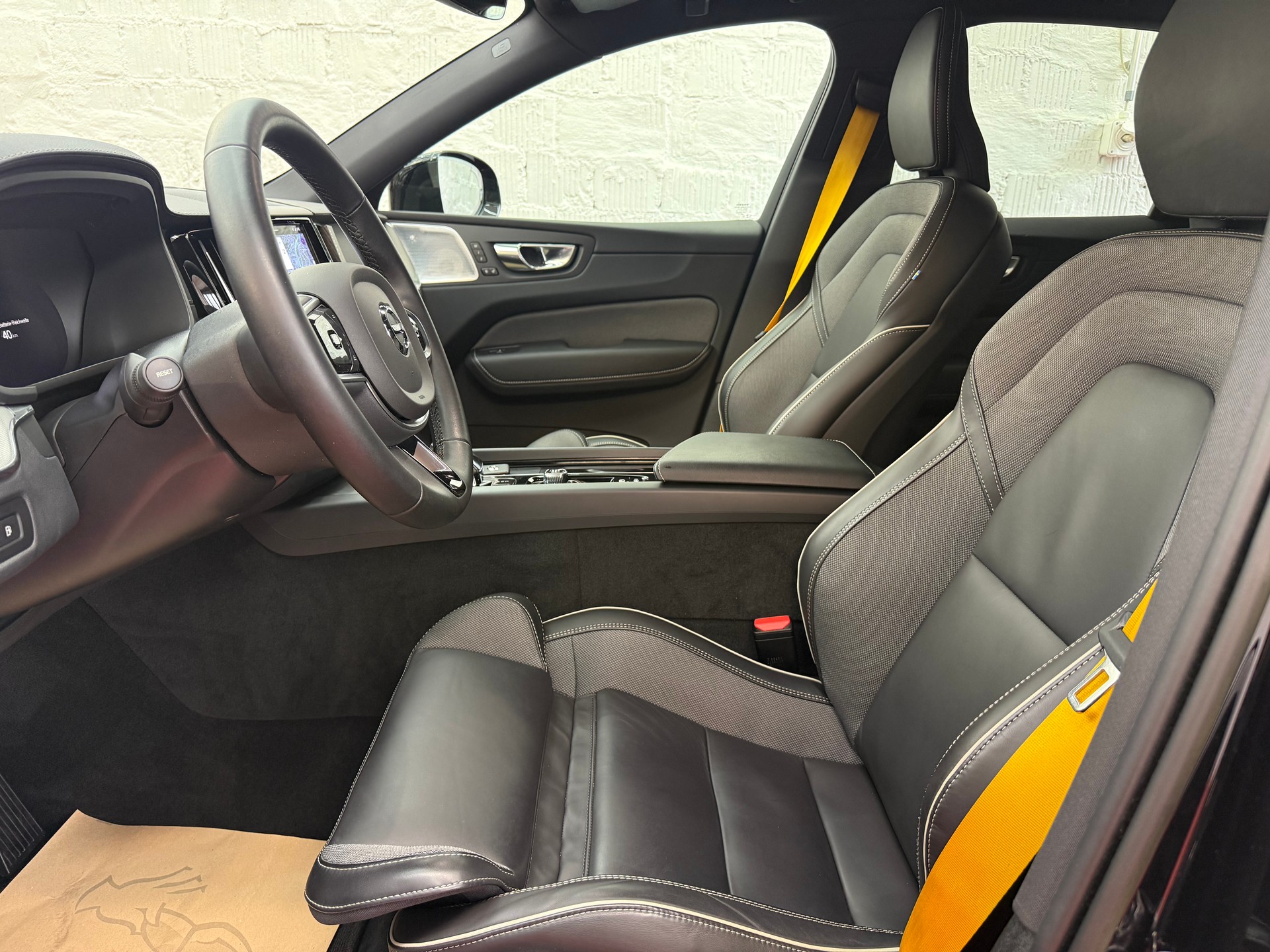 VOLVO XC60 T8 eAWD PluginHybrid Polestar Geartronic-image-4
