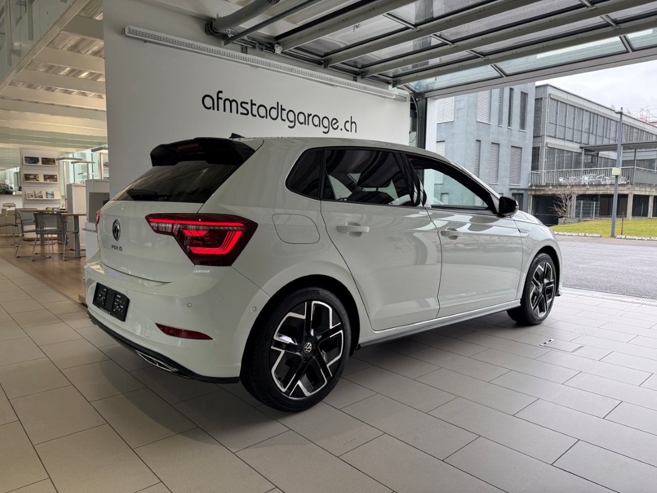 VW Polo 1.0 TSI R-Line DSG-image-1