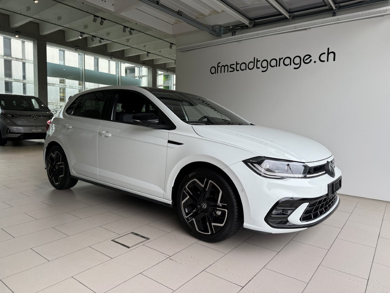 VW Polo 1.0 TSI R-Line DSG-image-3