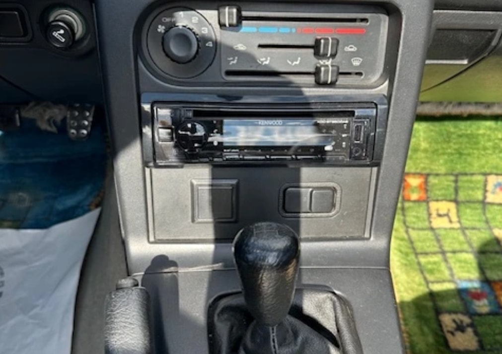 MAZDA MX-5 1.6i-16-image-13