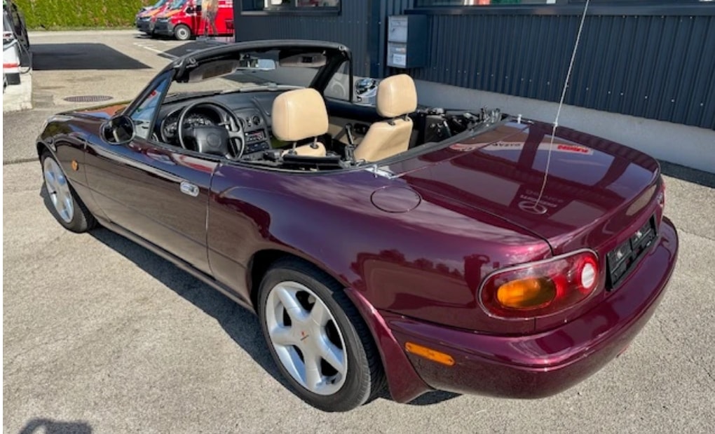 MAZDA MX-5 1.6i-16-image-11