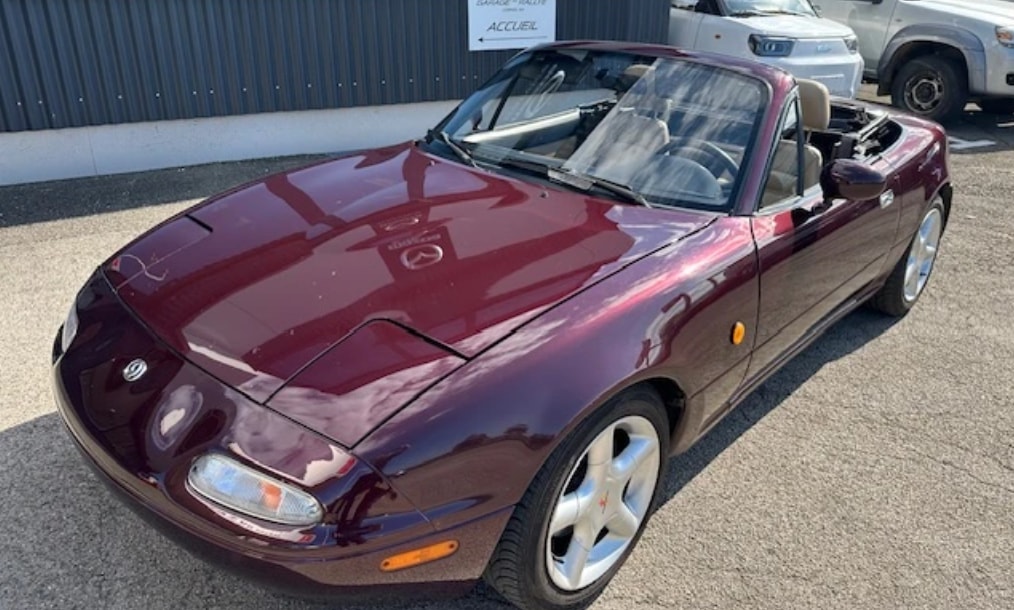 MAZDA MX-5 1.6i-16-image-9