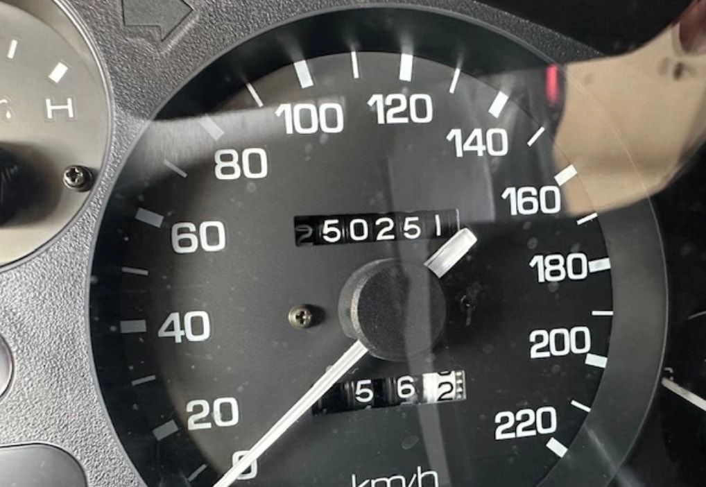 MAZDA MX-5 1.6i-16-image-4