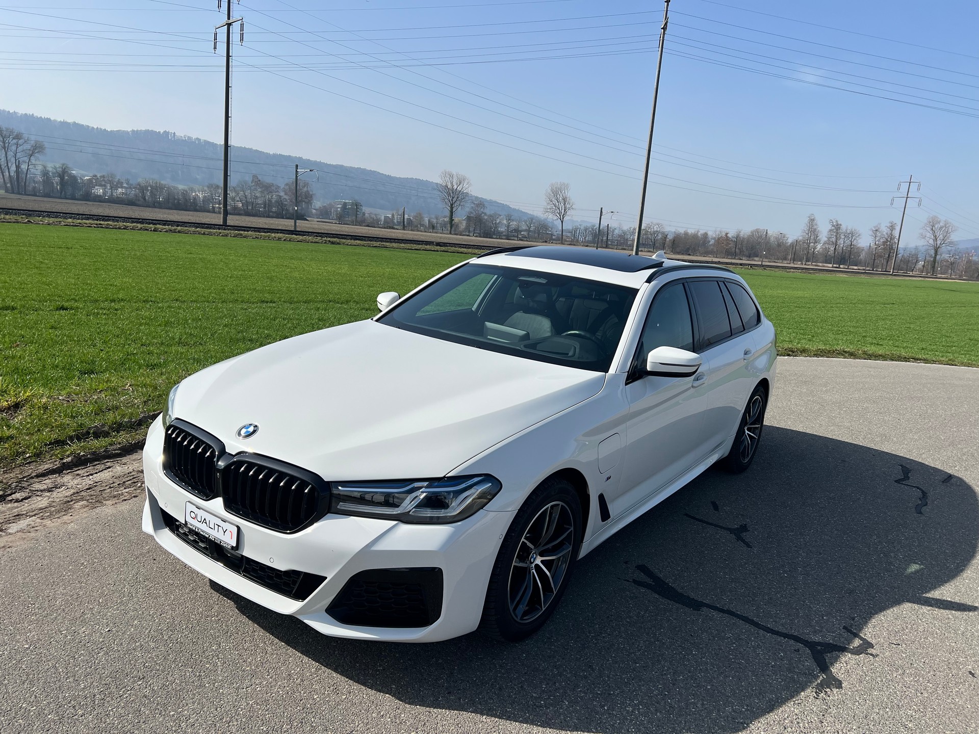 BMW 530e xDrive Touring M Sport Steptronic- 360°-Kamera-image-3