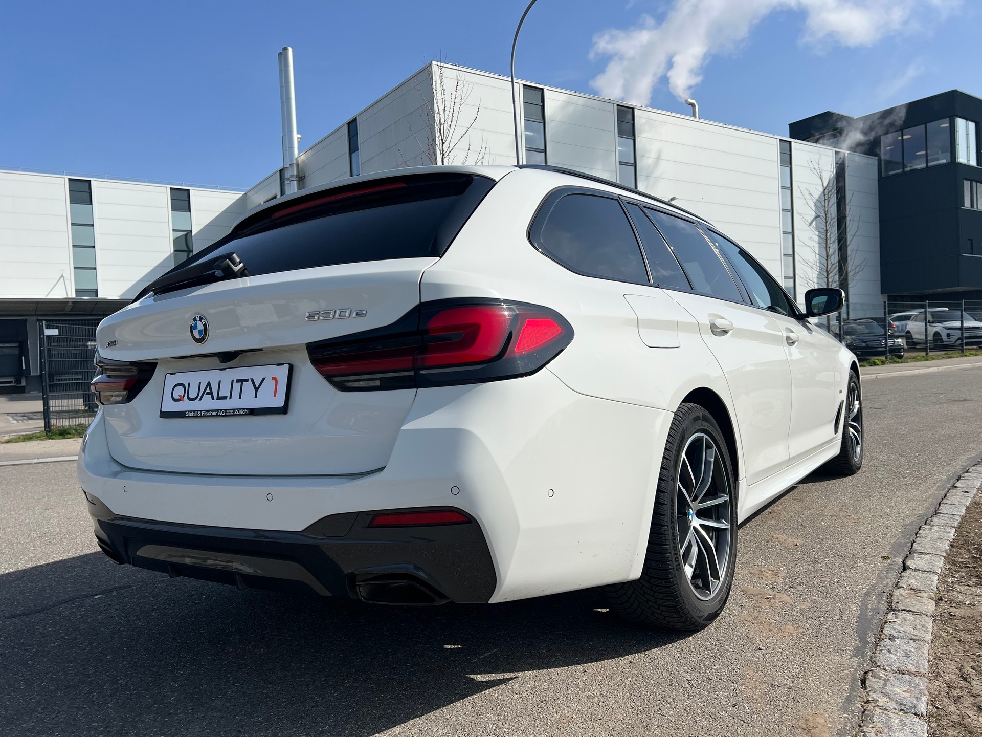 BMW 530e xDrive Touring M Sport Steptronic- 360°-Kamera-image-11
