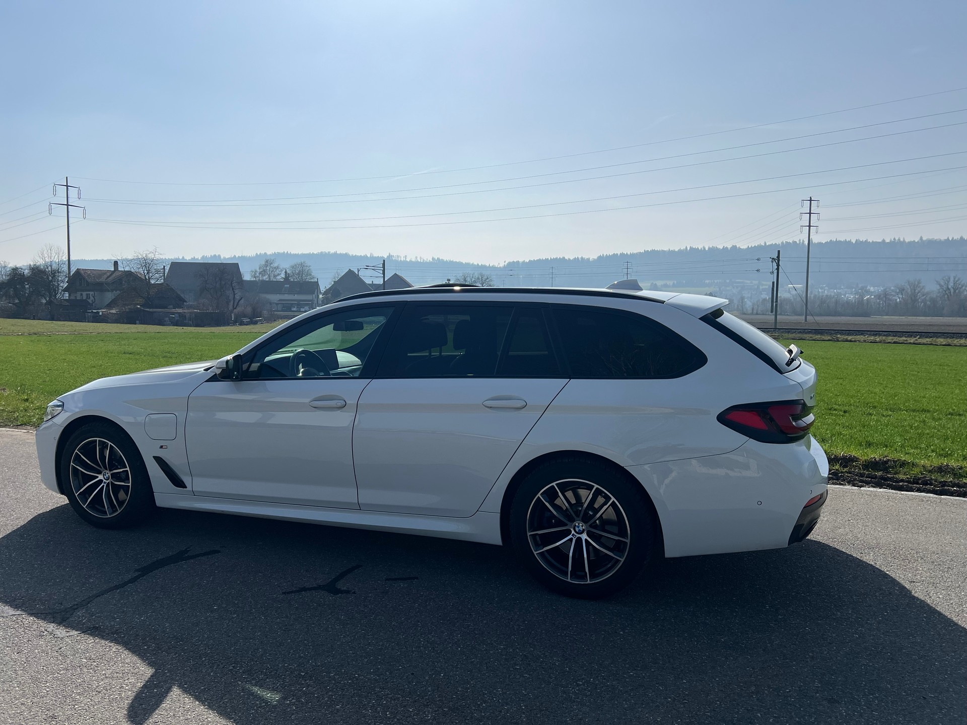 BMW 530e xDrive Touring M Sport Steptronic- 360°-Kamera-image-7