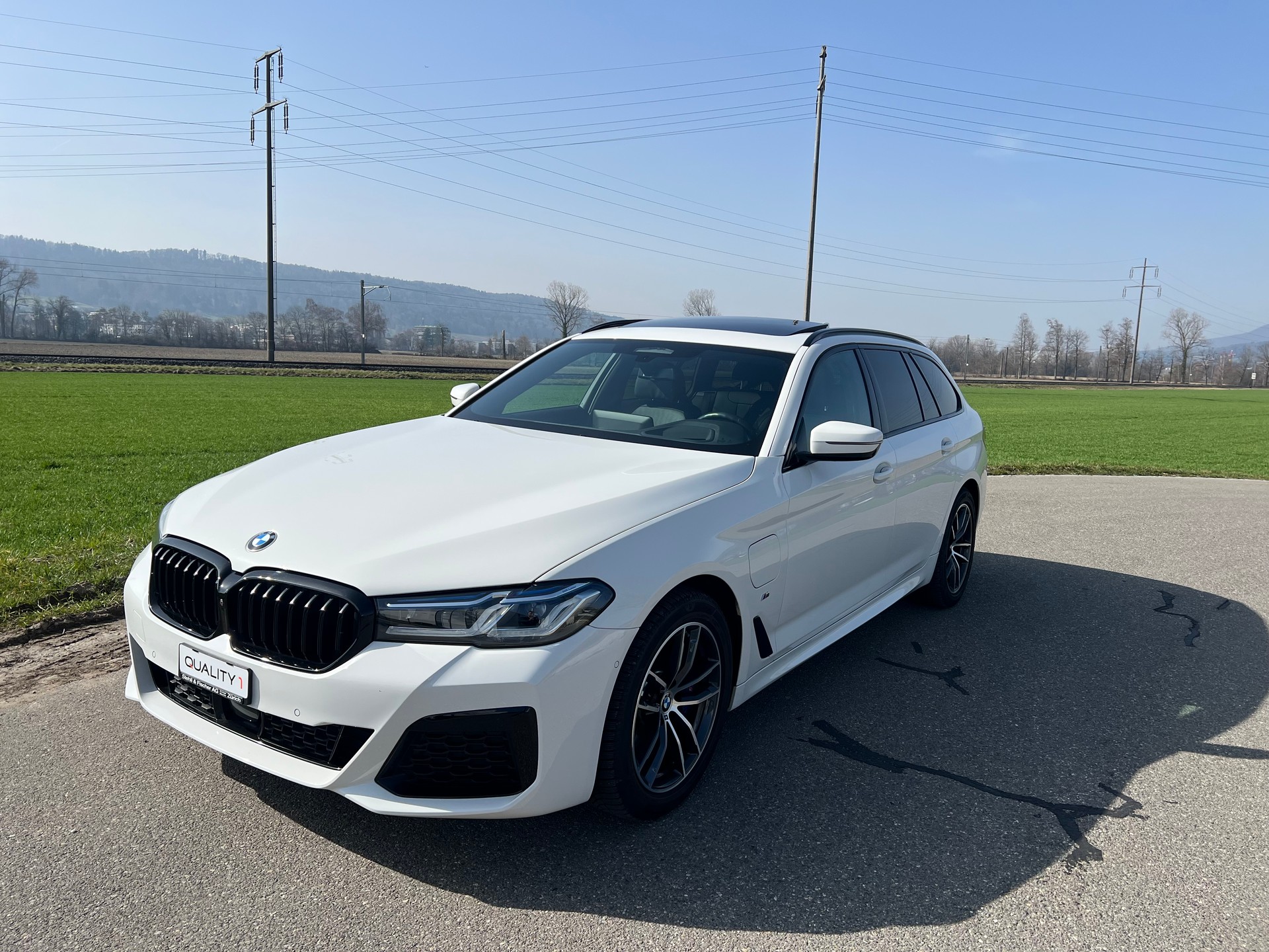 BMW 530e xDrive Touring M Sport Steptronic- 360°-Kamera-image-1