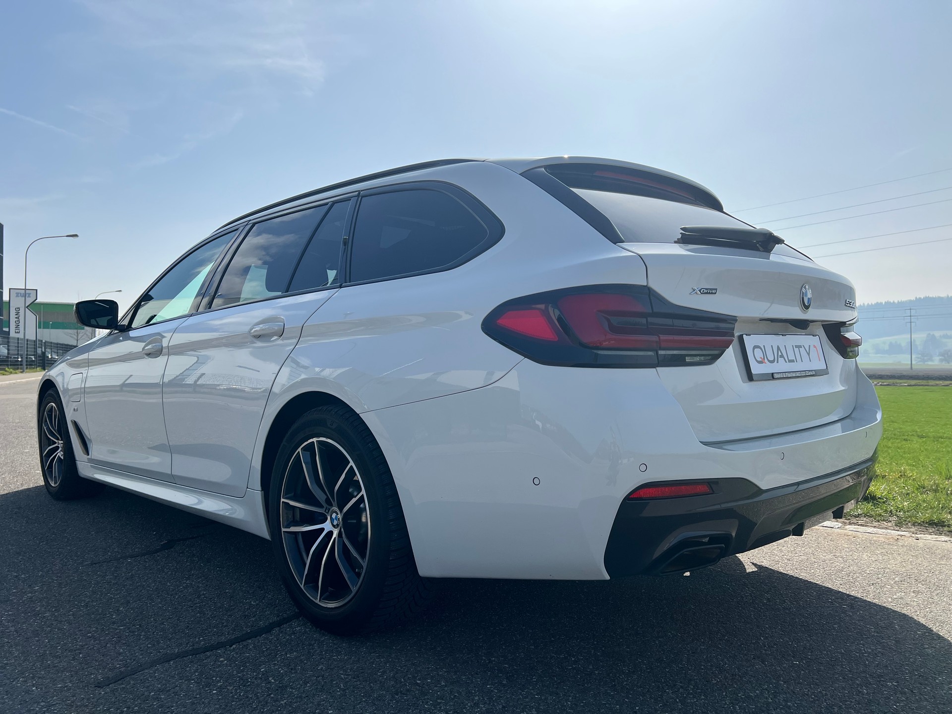 BMW 530e xDrive Touring M Sport Steptronic- 360°-Kamera-image-8