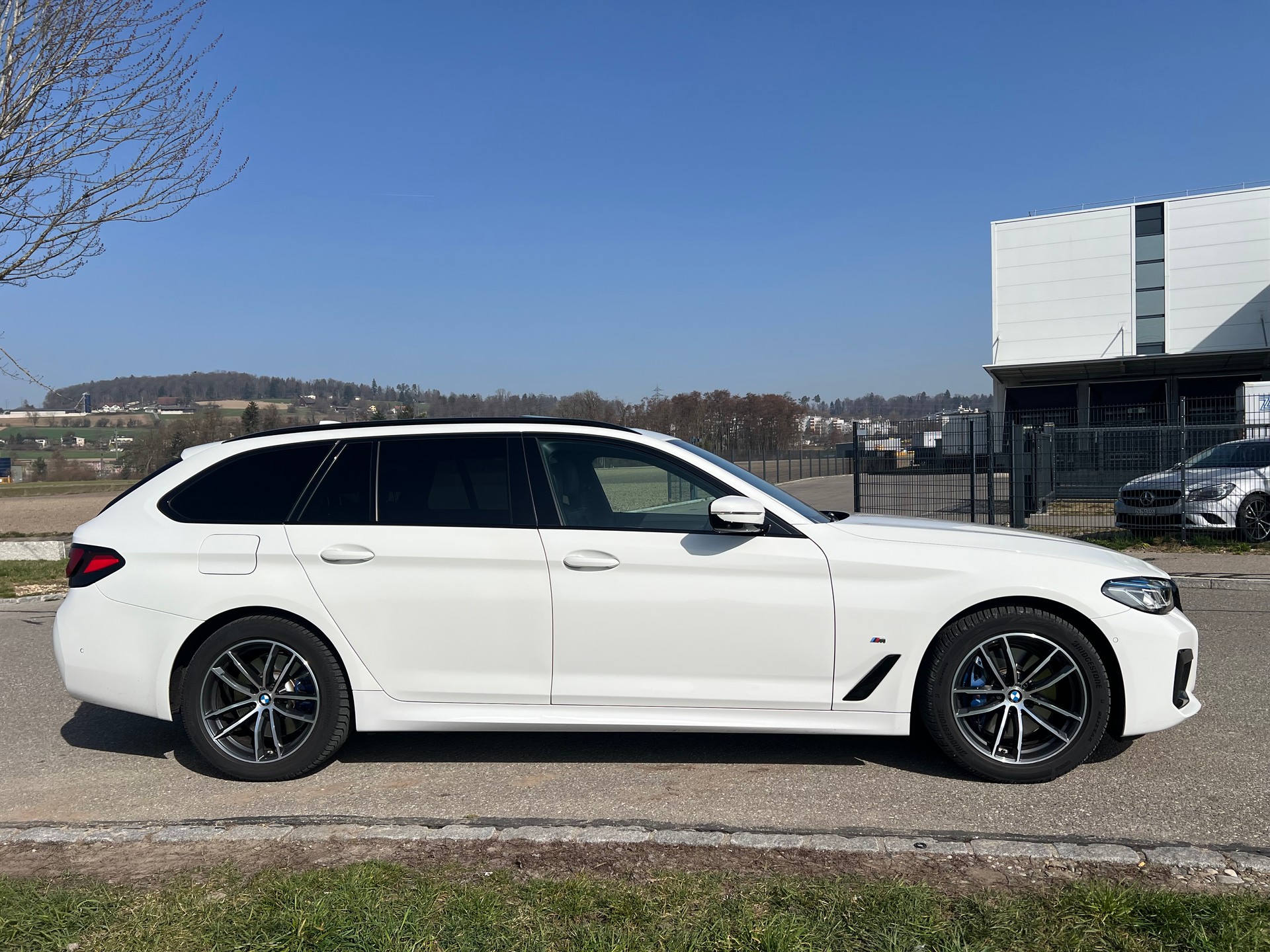 BMW 530e xDrive Touring M Sport Steptronic- 360°-Kamera-image-10