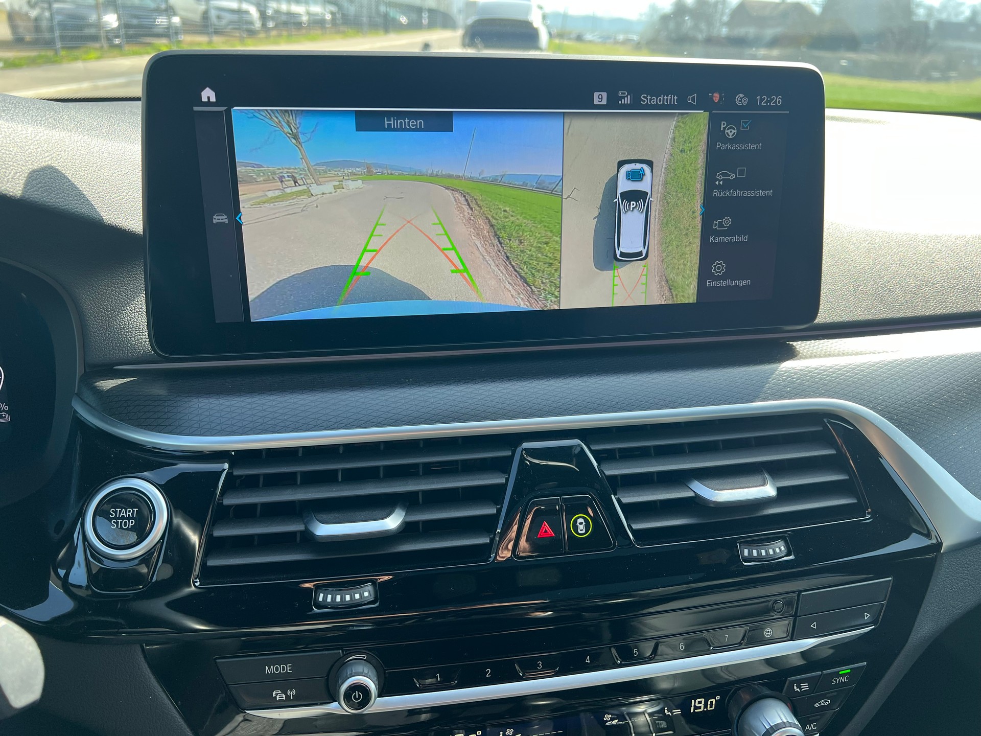 BMW 530e xDrive Touring M Sport Steptronic- 360°-Kamera-image-18