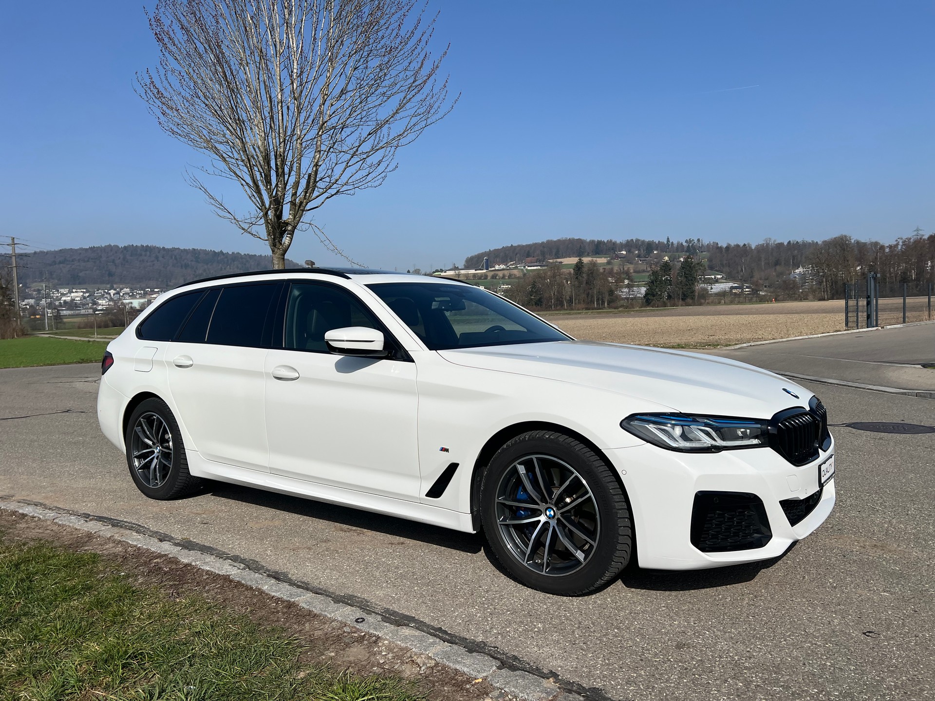 BMW 530e xDrive Touring M Sport Steptronic- 360°-Kamera-image-4