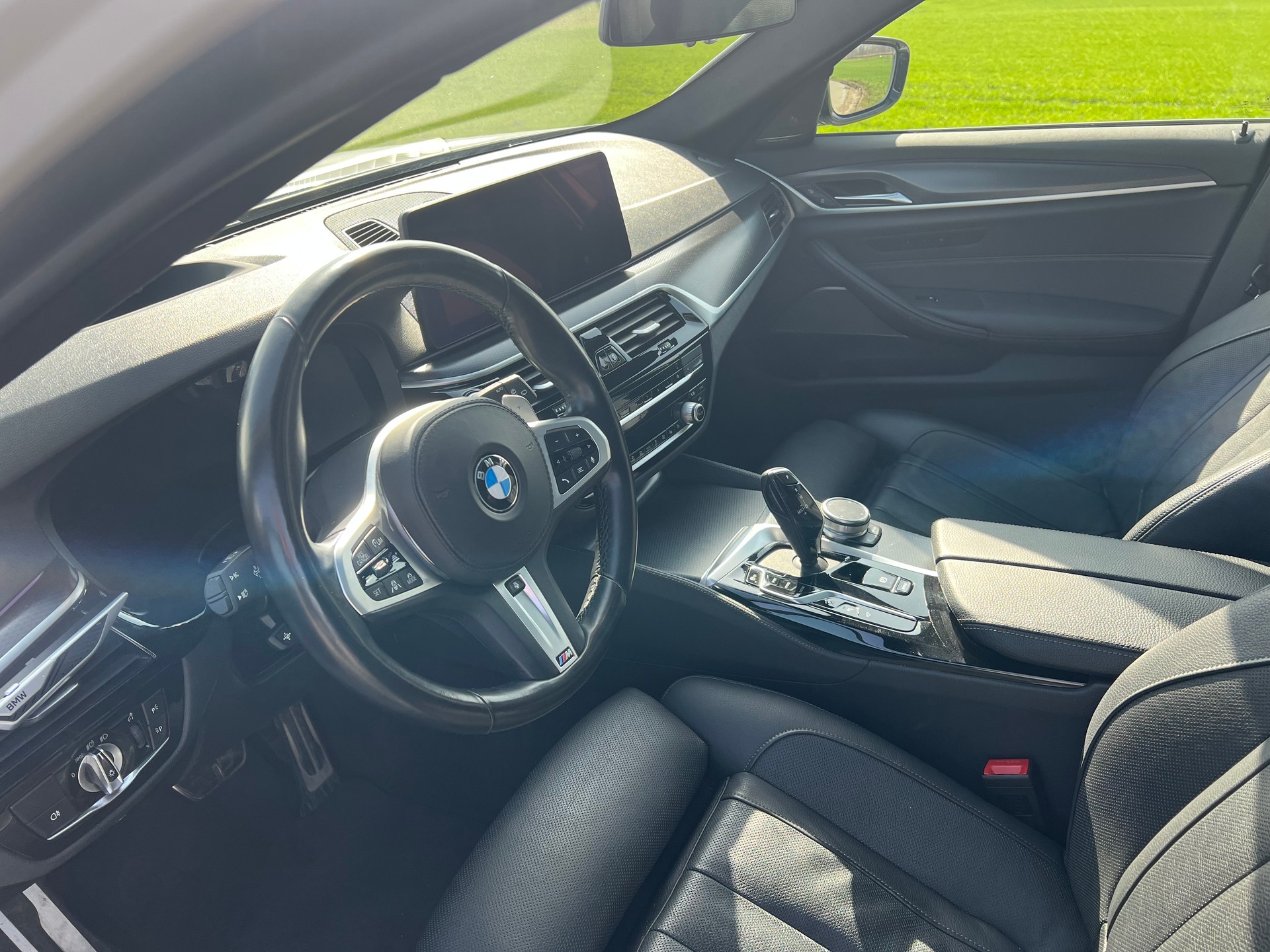 BMW 530e xDrive Touring M Sport Steptronic- 360°-Kamera-image-15
