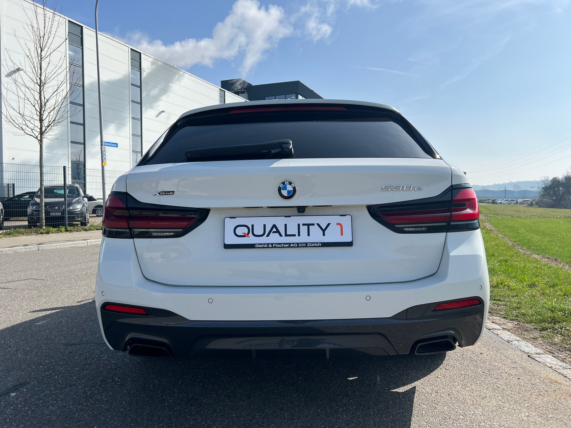 BMW 530e xDrive Touring M Sport Steptronic- 360°-Kamera-image-9