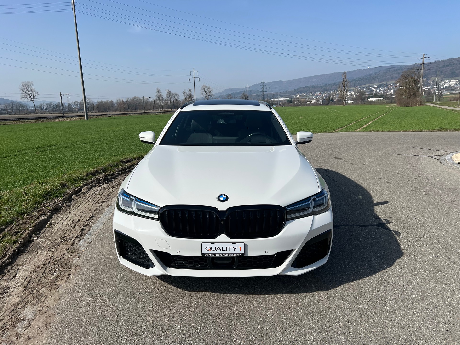 BMW 530e xDrive Touring M Sport Steptronic- 360°-Kamera-image-2