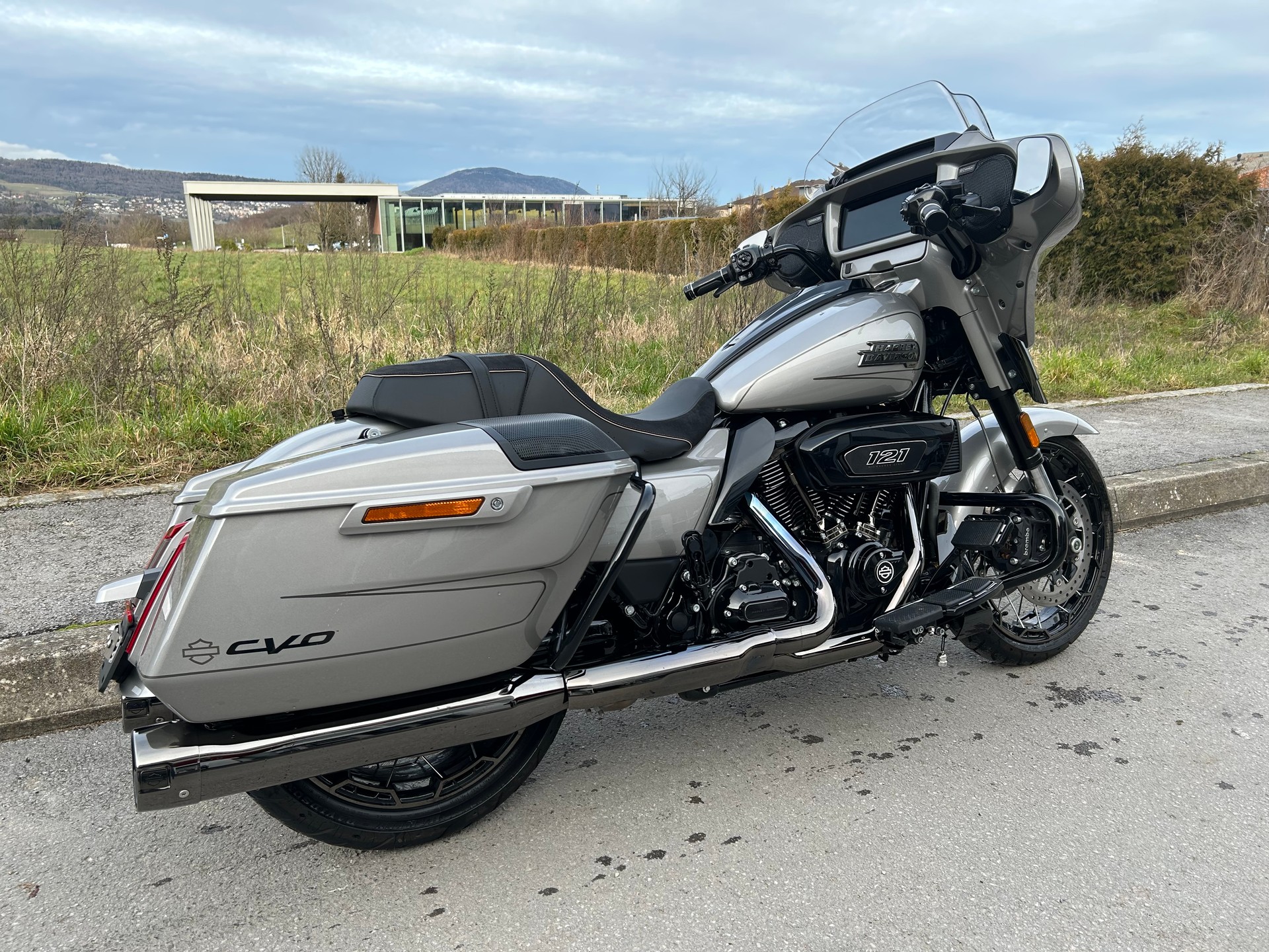 HARLEY-DAVIDSON FLHXSE Street Glide CVO 121-image-2