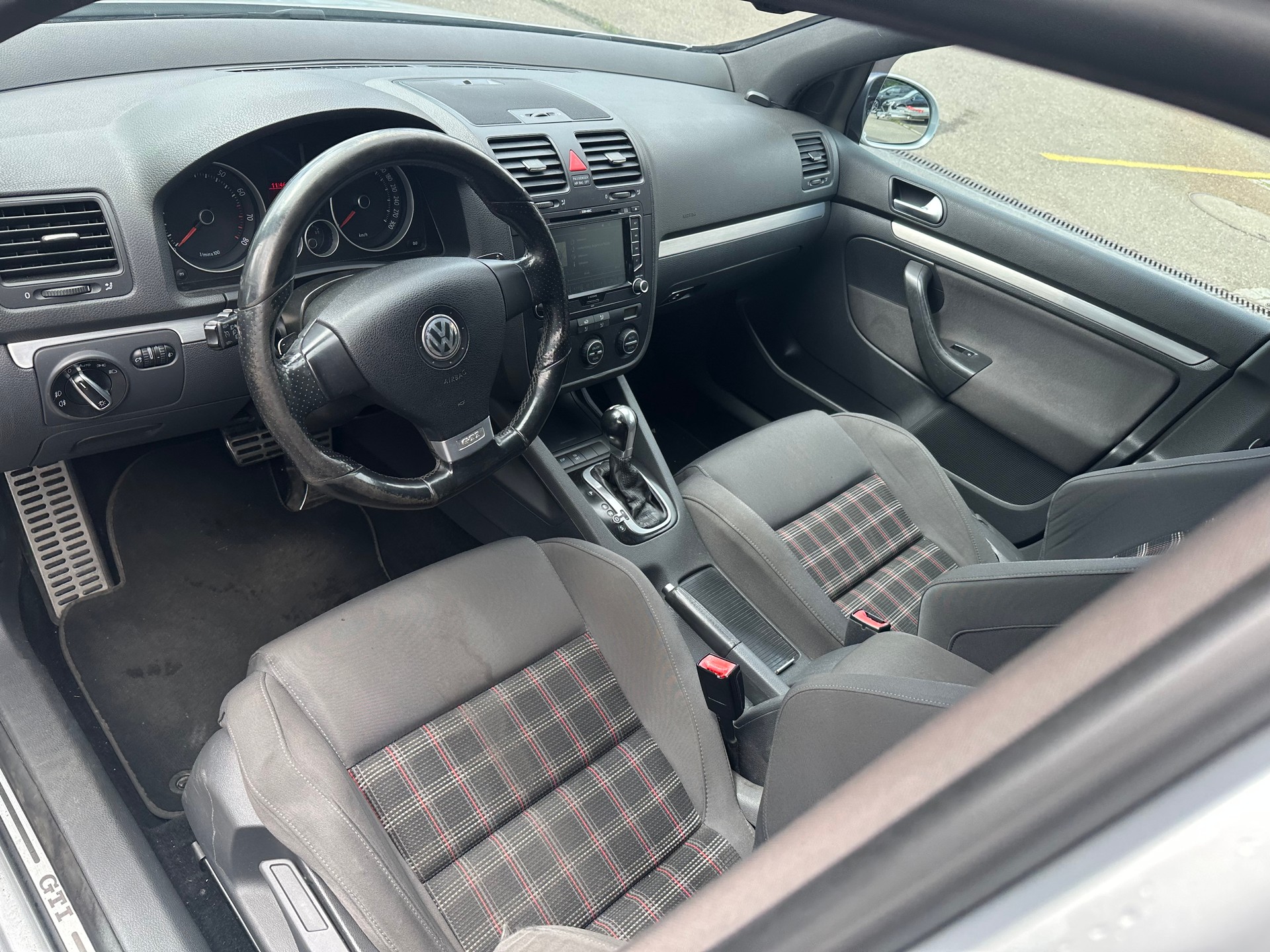 VW Golf 2.0 TFSI GTI-image-9