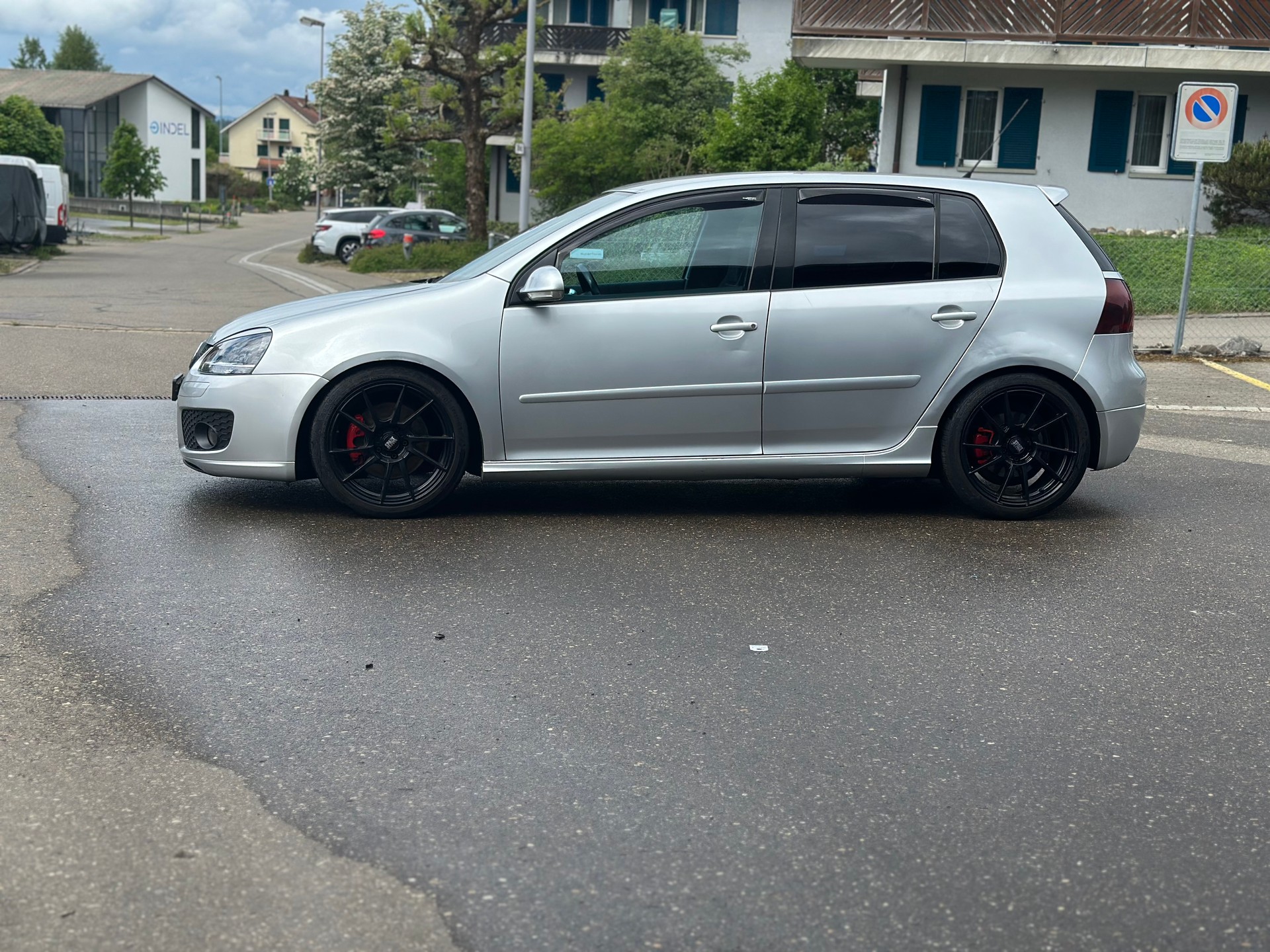 VW Golf 2.0 TFSI GTI-image-1