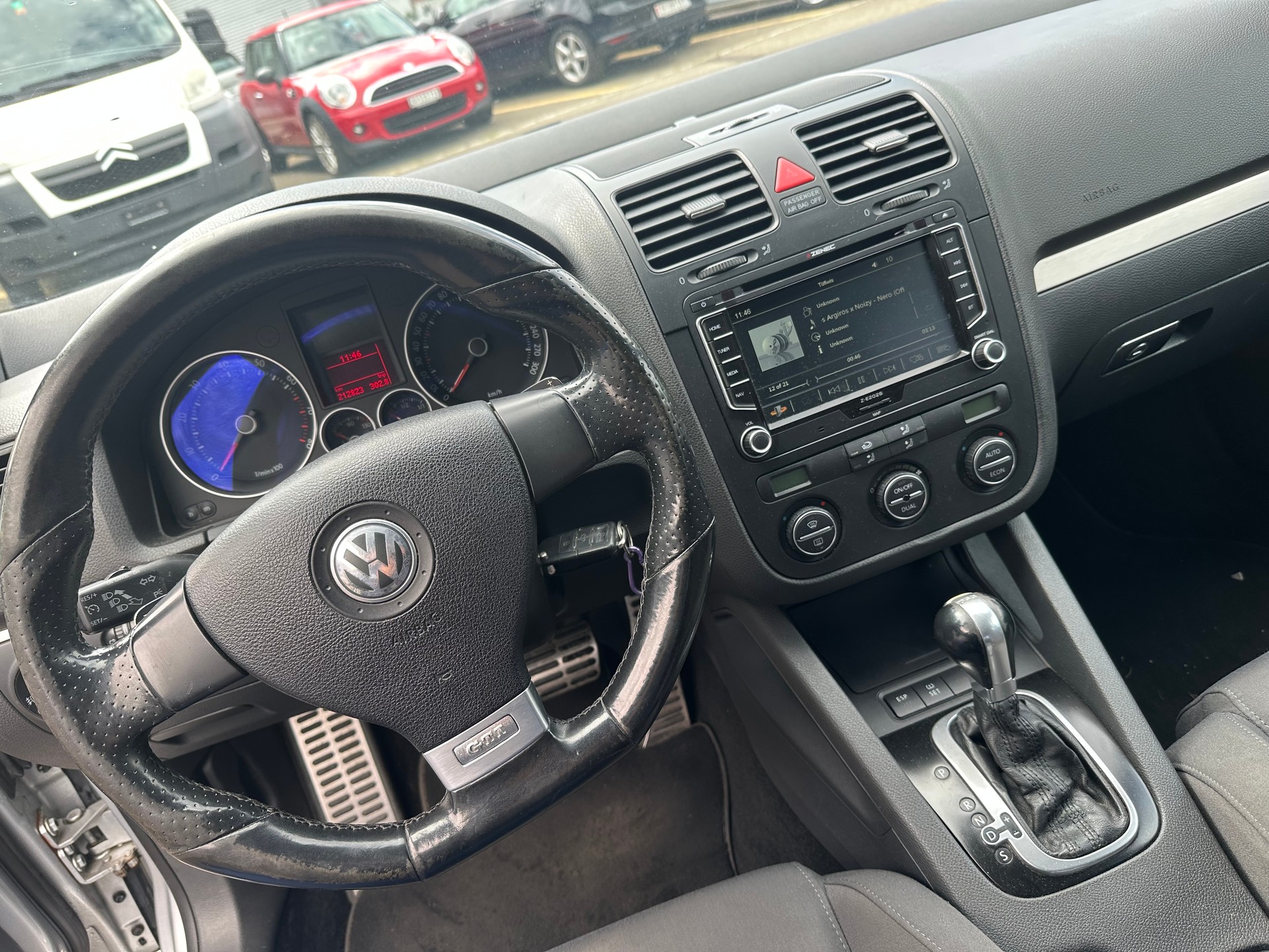 VW Golf 2.0 TFSI GTI-image-10