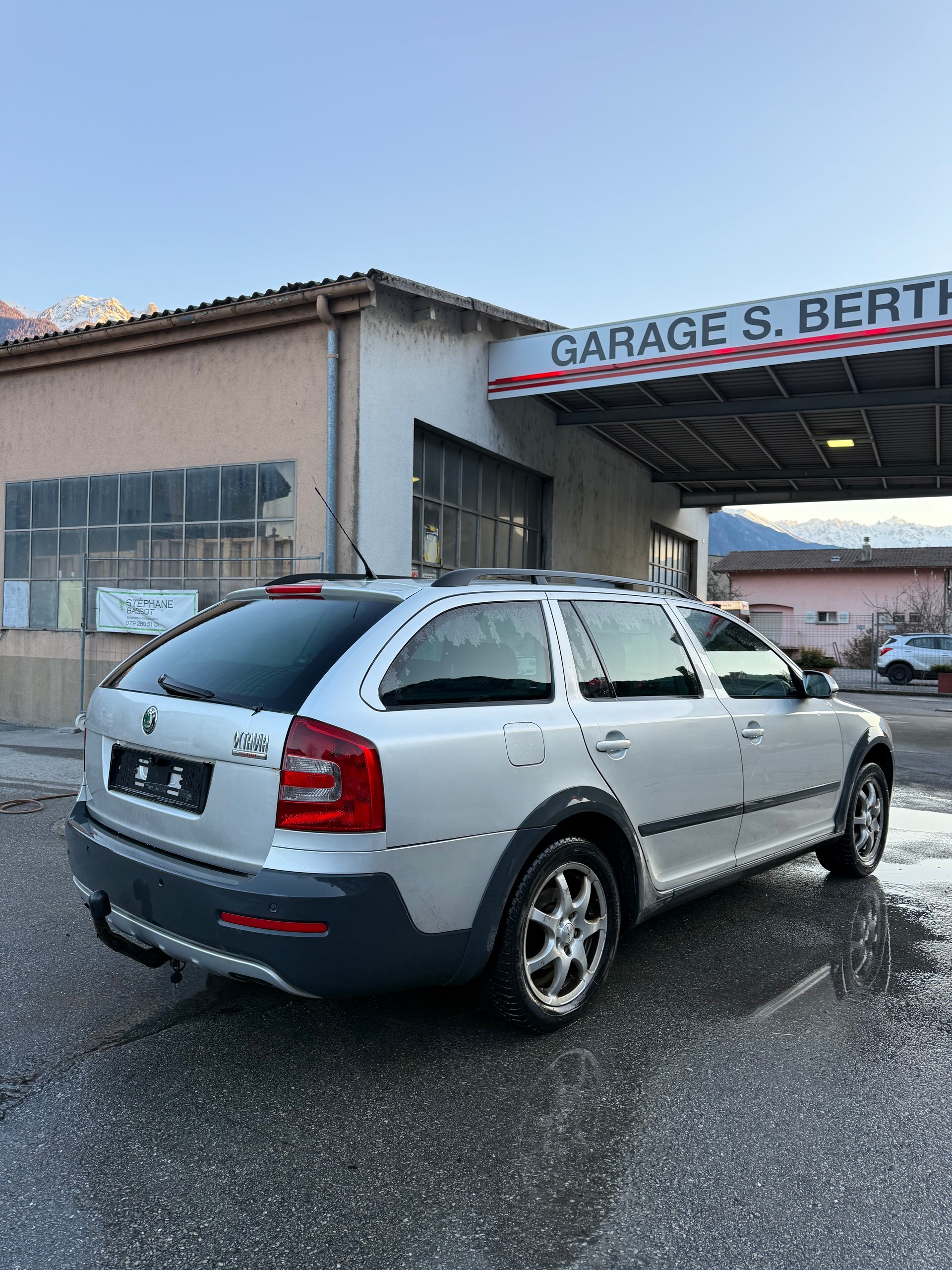 SKODA Octavia Scout 2.0 TDI 4x4-image-4
