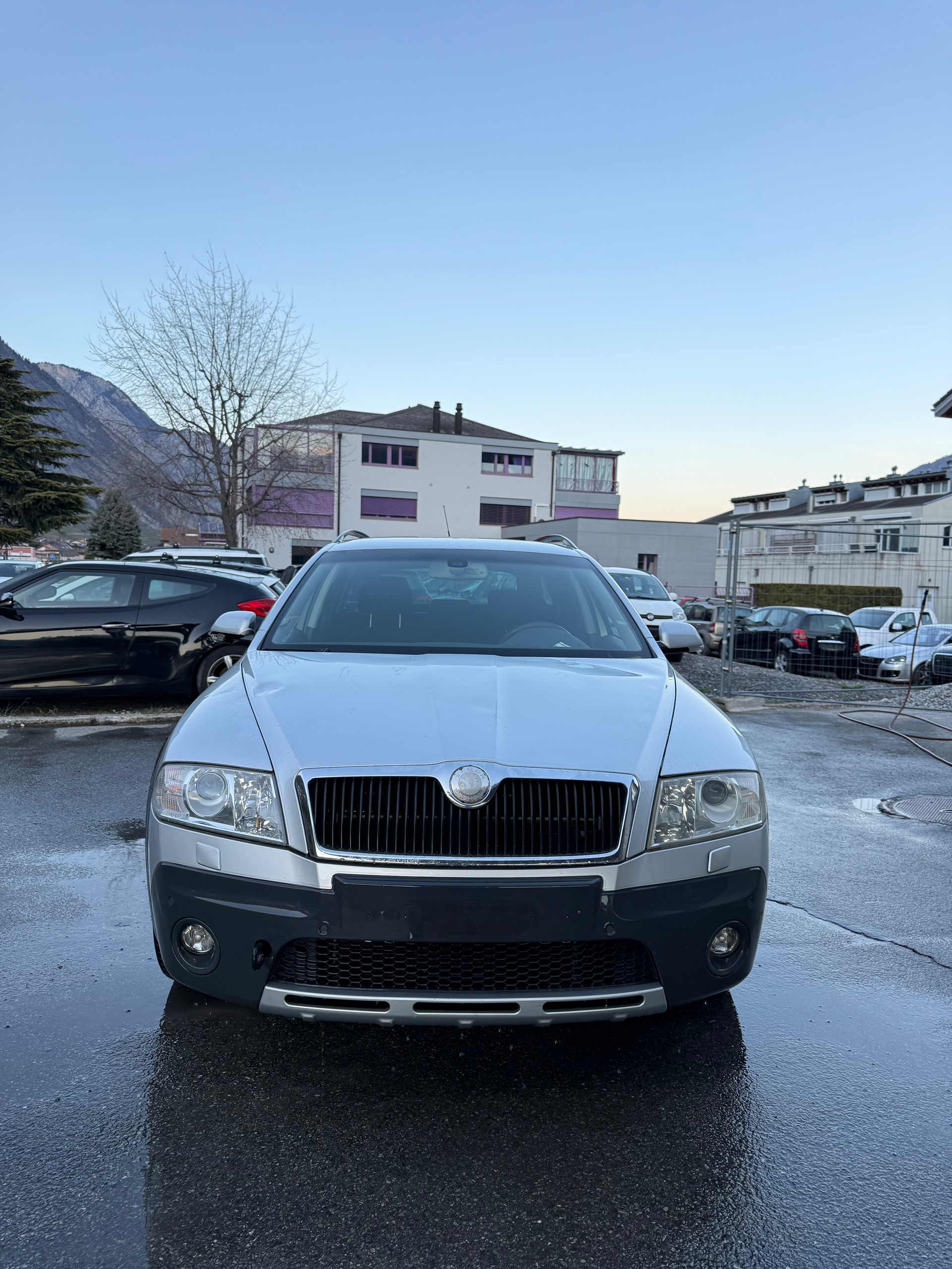 SKODA Octavia Scout 2.0 TDI 4x4-image-0